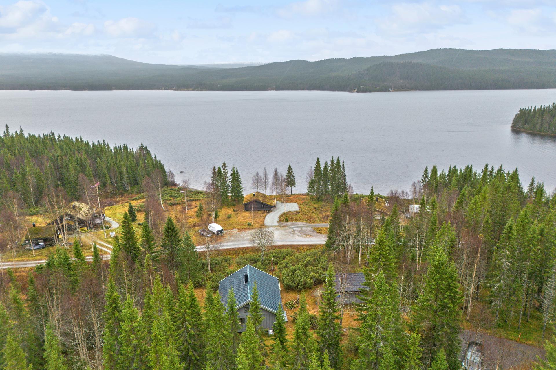 Lun og velholdt hytte i Øybekken hyttefelt ved Sandsjøen i Lierne.. Bilde nummer 2 av 3