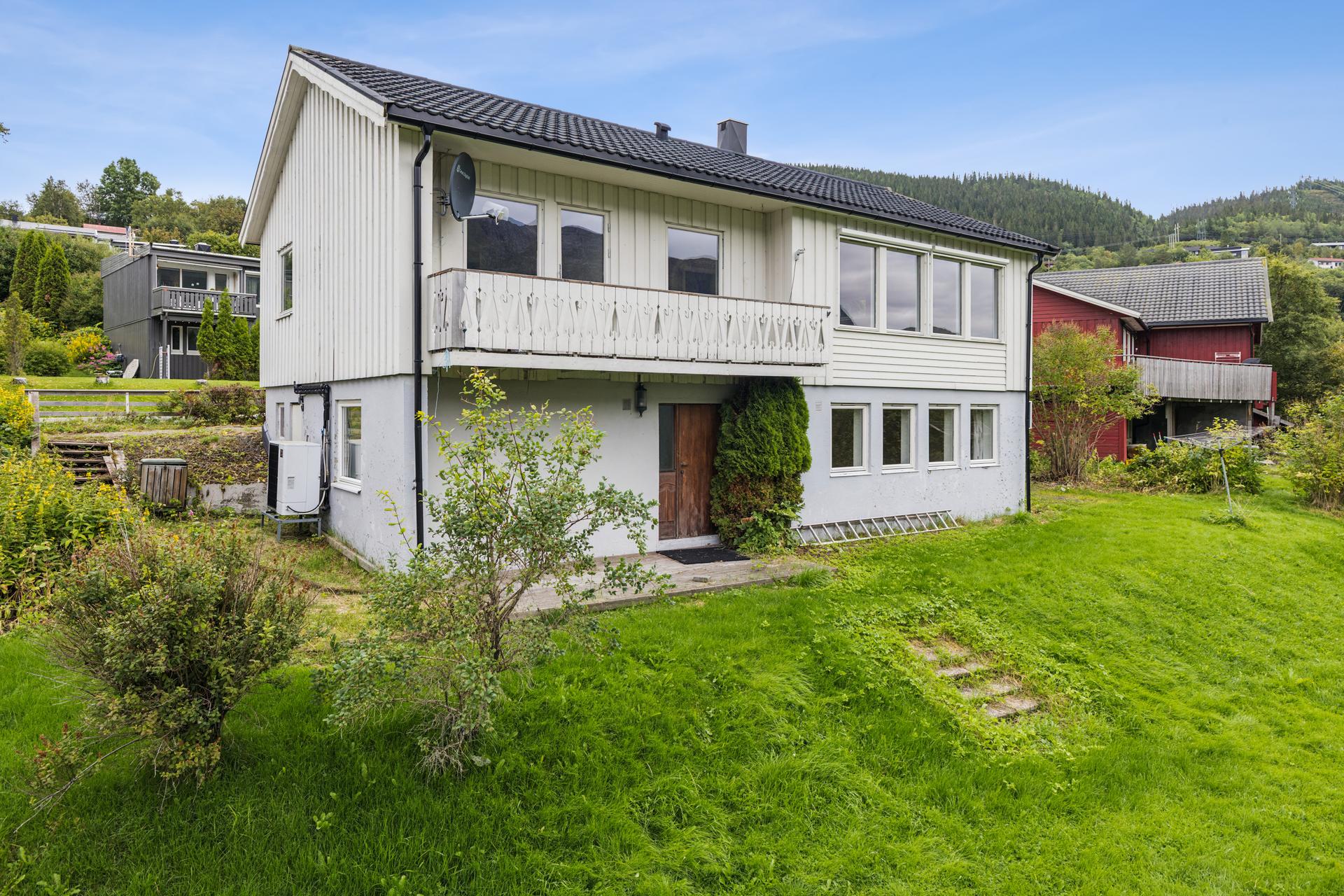 Velkommen til Helligbergvegen 63! Foto: EFKT. Bilde nummer 1 av 3