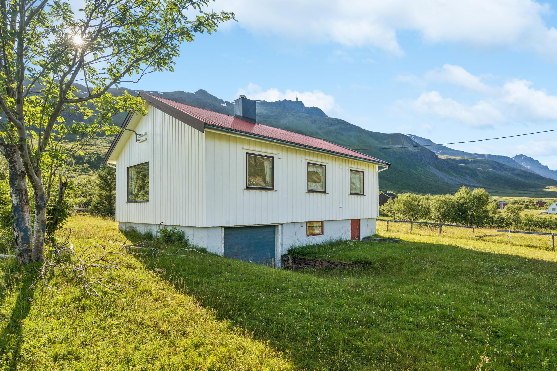 Velkommen til Akkarfjordneset 9! Foto: EFKT. Bilde nummer 1 av 3