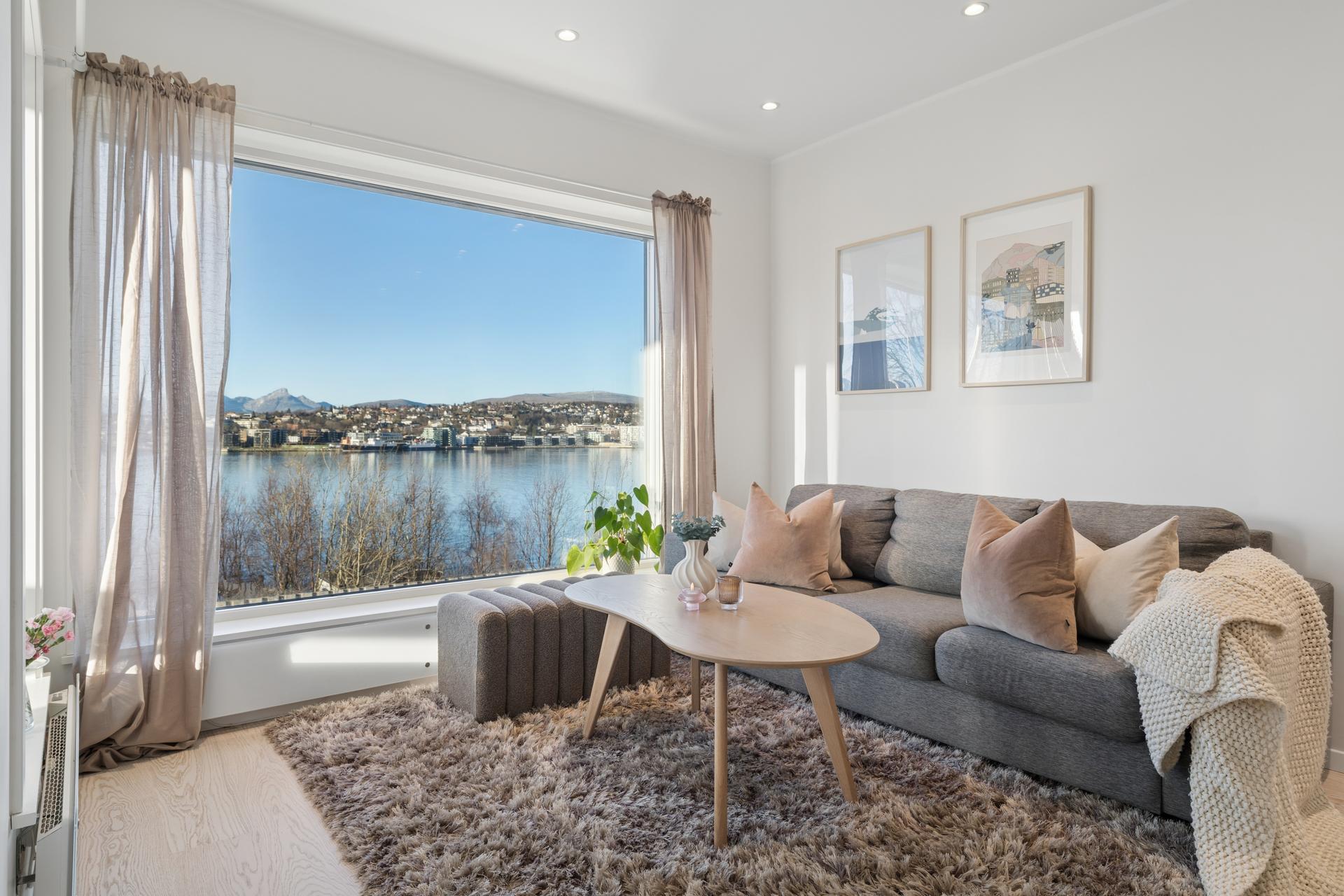 Velkommen til Solstrandvegen 159 A! Foto: [Fotograf eller fotofirma]. Bilde nummer 1 av 3