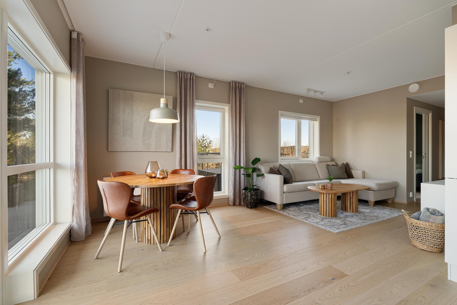 Strøken 3-roms leilighet med hjørnebeliggenhet og stor vestvendt terrasse. Foto: Krokstad & Nervik (Ekaterina Krokstad). . Bilde nummer 3 av 3