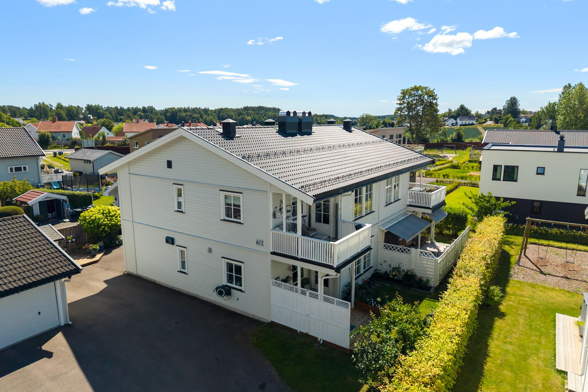 Fra eiendommen er det gangavstand til Føynland skole, ca. 4 minutter unna.. Bilde nummer 2 av 3