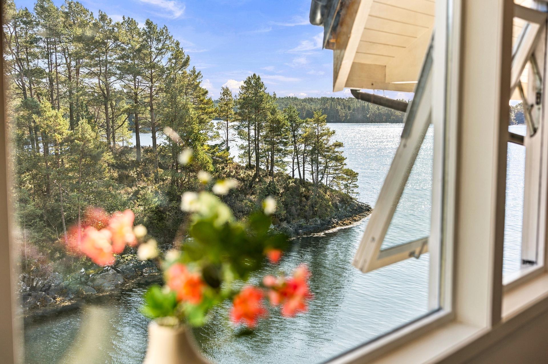 - og byr på magisk utsikt fra begge sider. . Bilde nummer 3 av 3