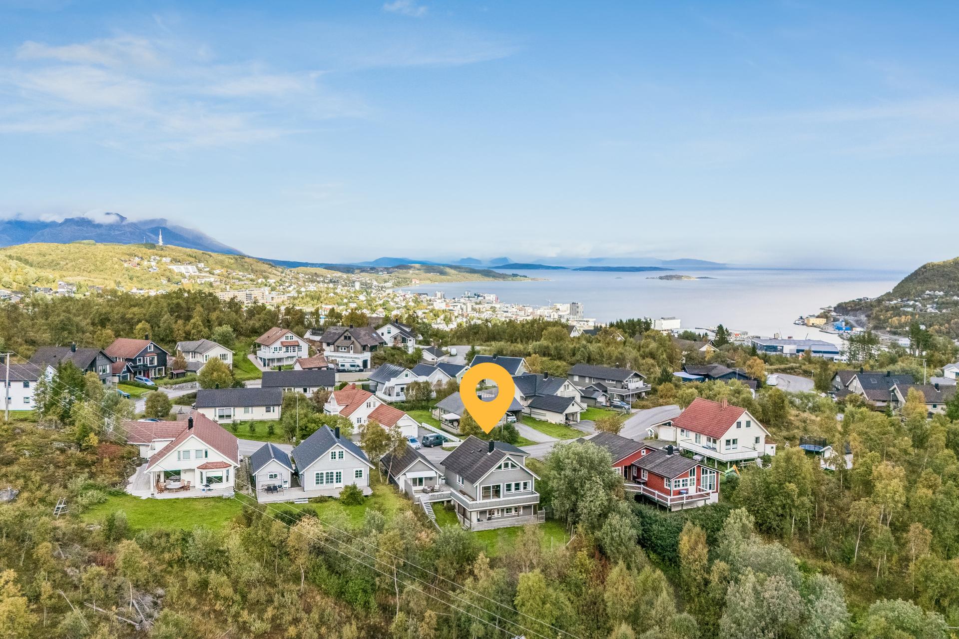 Velkommen til Landsåsveien 97! Foto: EFKT.. Bilde nummer 1 av 3