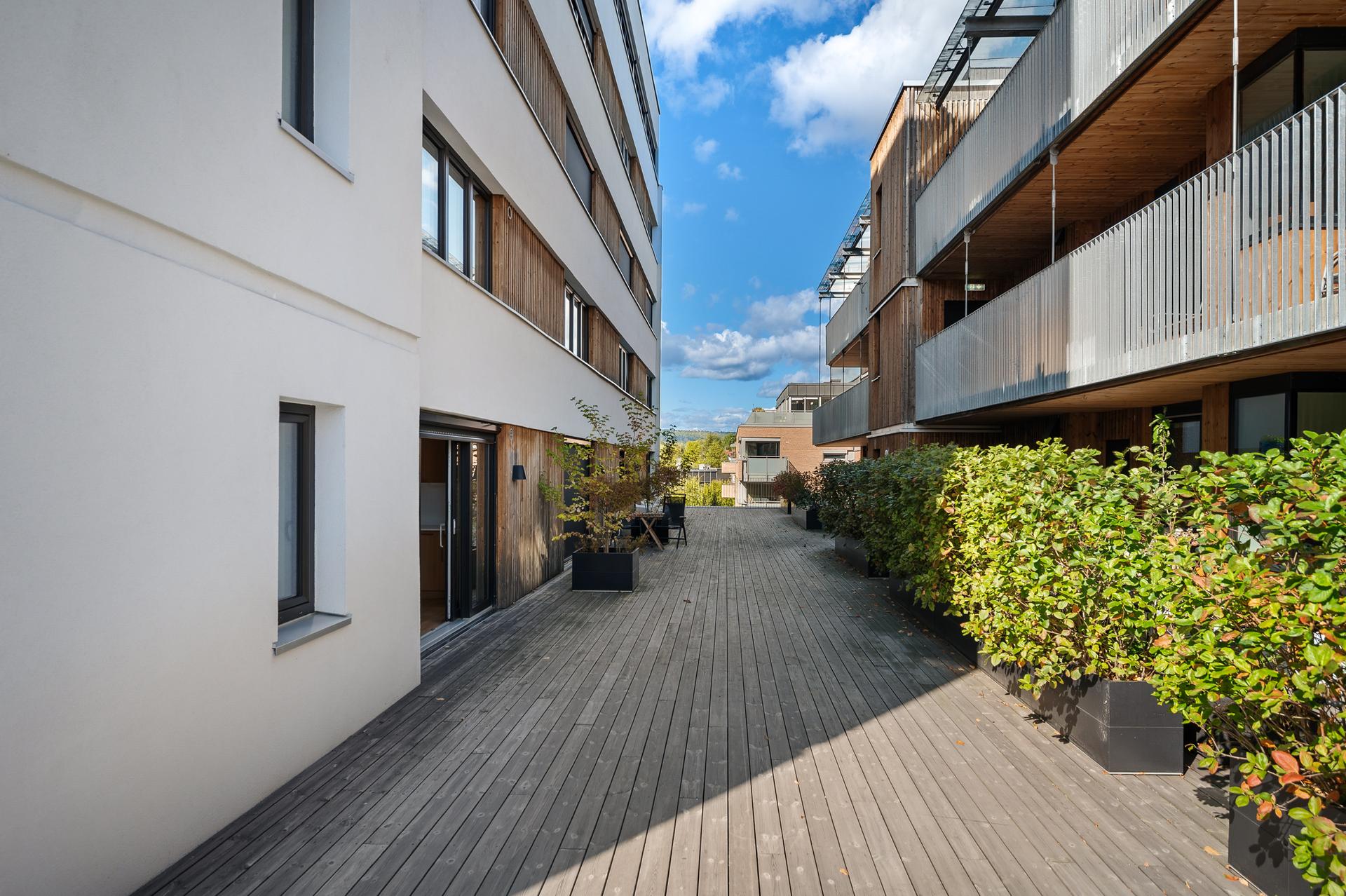 En pen 2-roms fra 2020 beliggende i hjerte av Asker sentrum, med stor terrasse som blir en flott forlengelse av stuen.. Bilde nummer 2 av 3