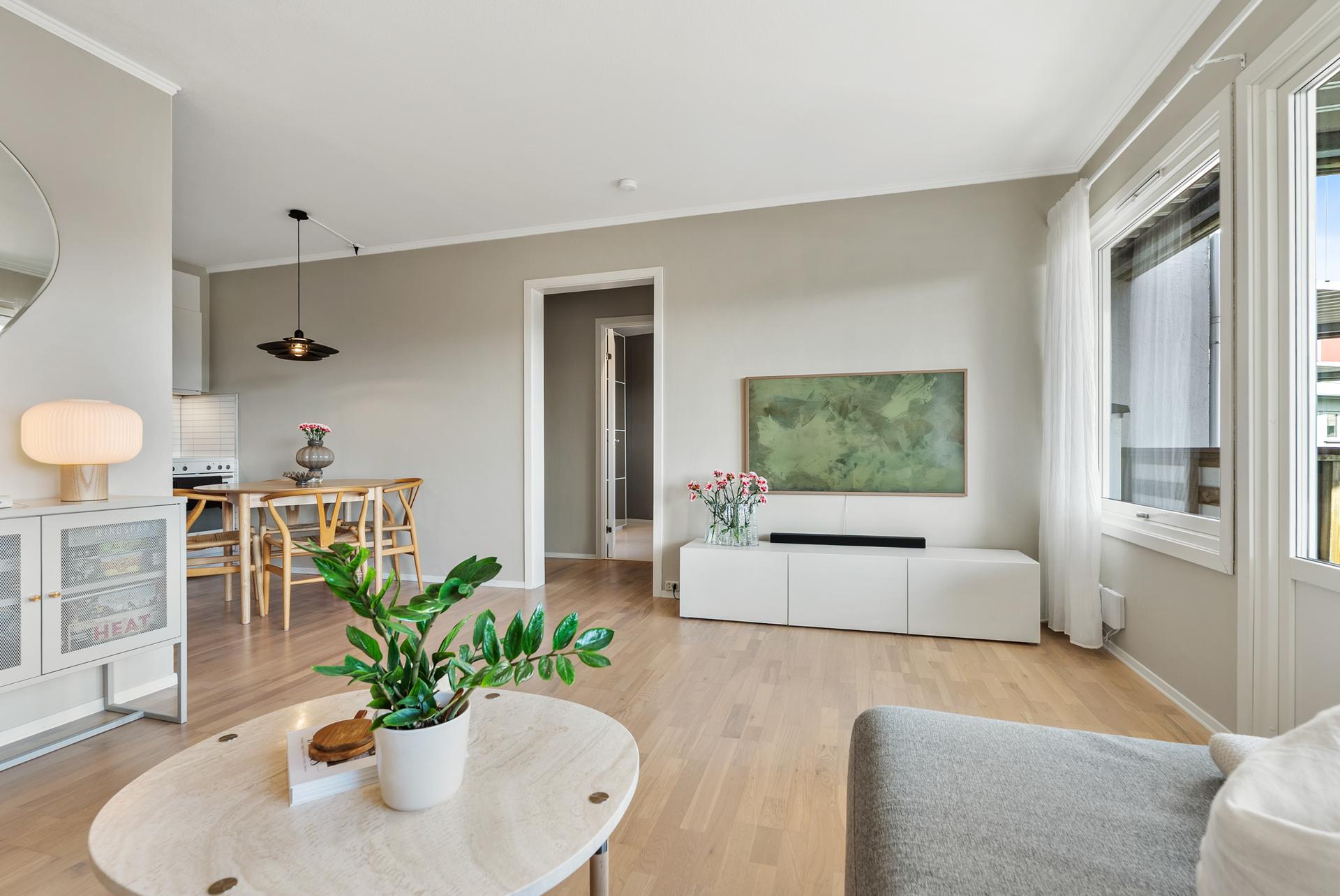 EiendomsMegler1 v/ Mathias Olsen har gleden av å presentere Hellmyrveien 18B! Foto: LEEL. Bilde nummer 1 av 3