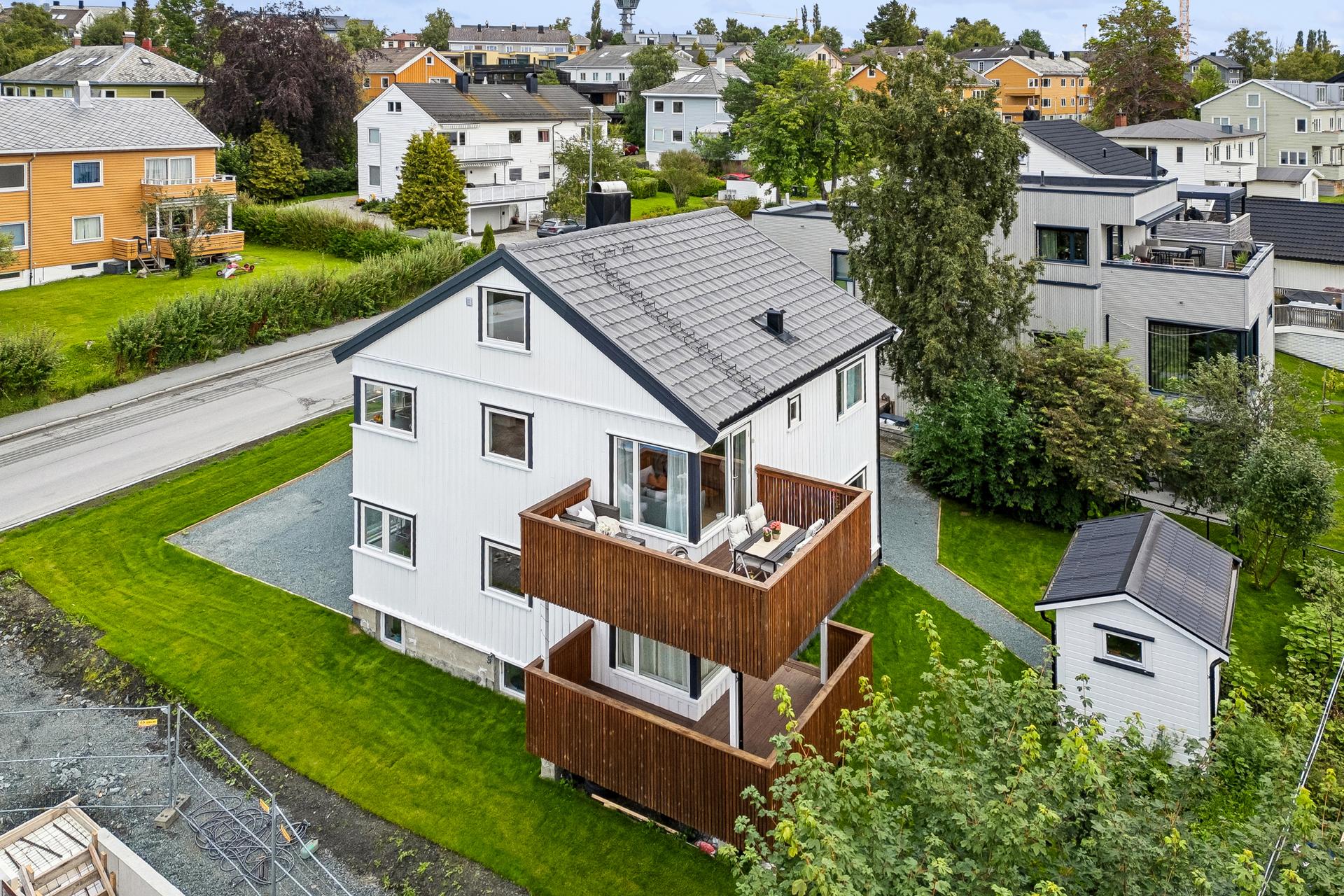 EiendomsMegler1 ved Samuel Storleer har gleden av å presentere en lekker halvpart i Jonsvannsveien 51 C!. Bilde nummer 1 av 3