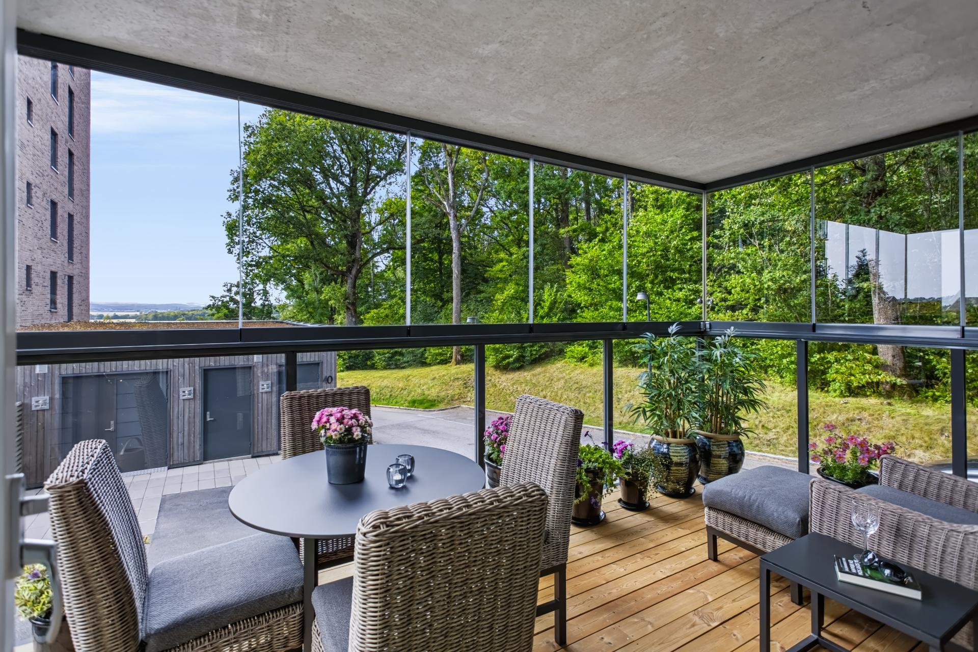 Leilighet fra 2022 med en vestvendt, innglasset balkong på 12 m².. Bilde nummer 2 av 3