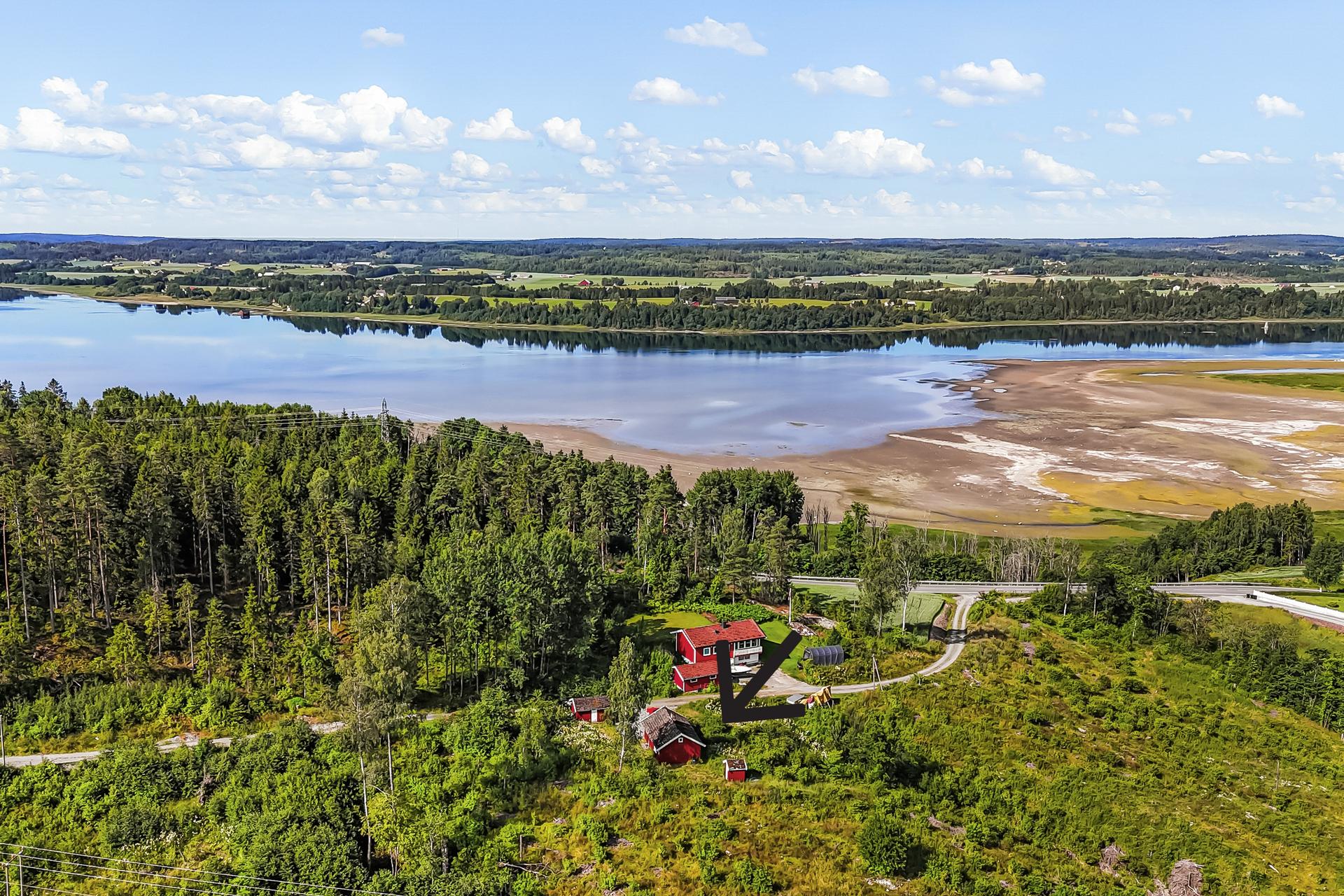 Velkommen til Rakkestadveien 1105! Foto: Foto etcetera. Bilde nummer 1 av 3