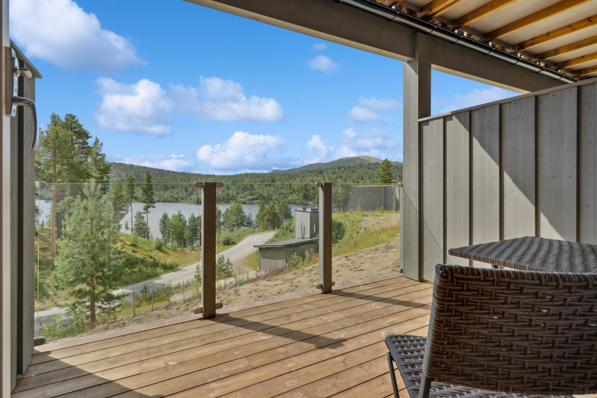 Selveierleilighet på Savalen Fjellhotell & Spa med flott utsikt mot sjøen.. Bilde nummer 2 av 3