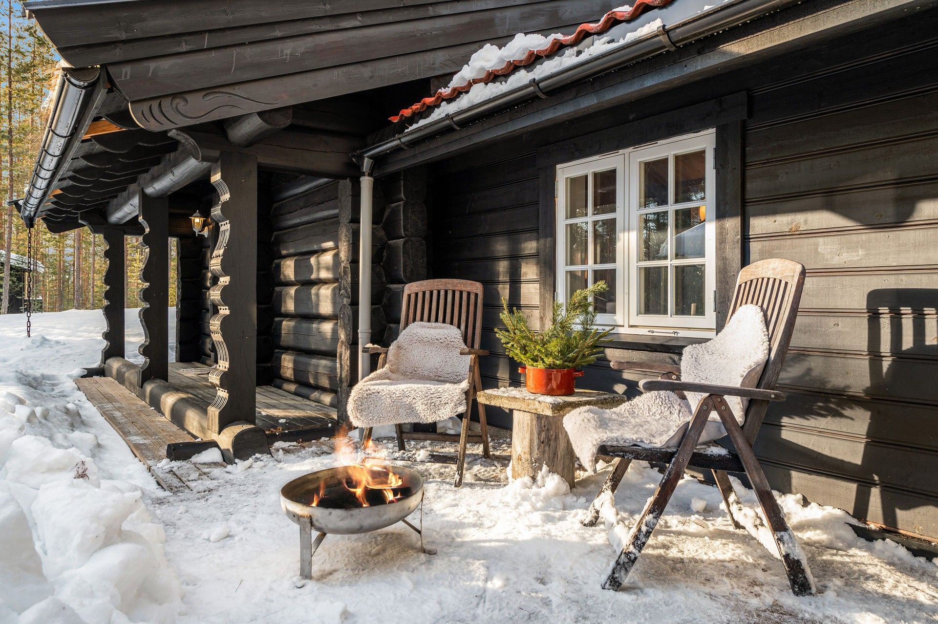 Sjarmerende hytte med fin og gjennomgående standard.. Bilde nummer 2 av 3