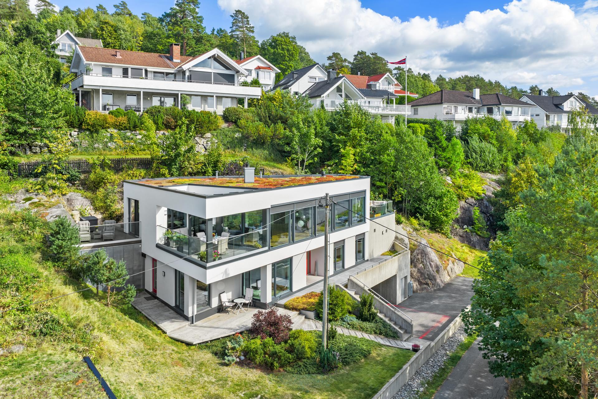 Velkommen til Grandeveien 18! Foto: Cineview Media AS. Bilde nummer 1 av 3