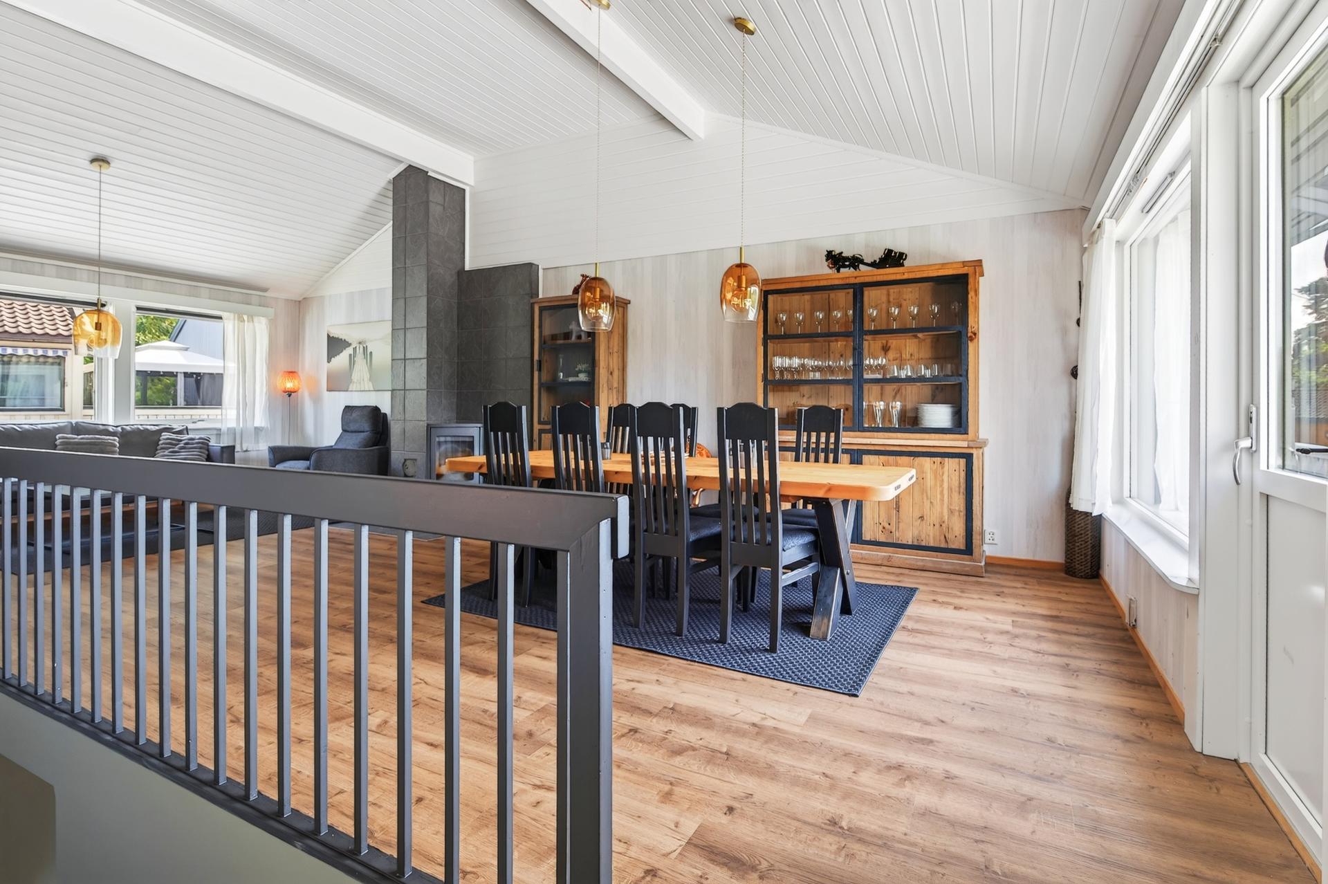 Tiltalende kjedet enebolig med 4 soverom og carport. Bilde nummer 3 av 3