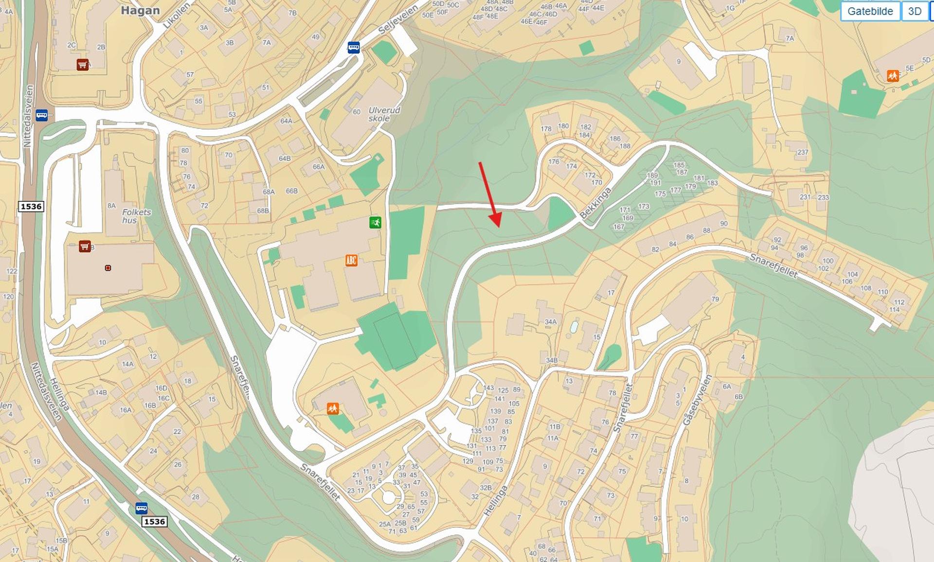 Tomten gir deg muligheten til å realisere din boligdrøm i et område som byr på kort gangavstand til dagligvarebutikker, skole, barnehager og kollektivtransport. Området har gode frilufts- og rekreasjonsmuligheter, samt effektiv bussforbindelse til Oslo. Bilde nummer 2 av 3