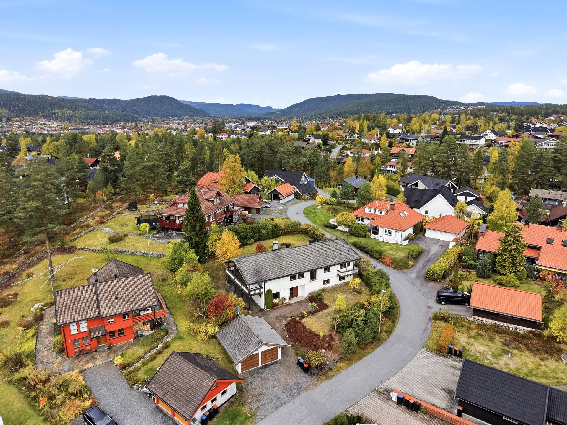 Velkommen til Gustava Kiellands Vei 11. Foto: Arild Brun Kjeldaas.. Bilde nummer 1 av 3