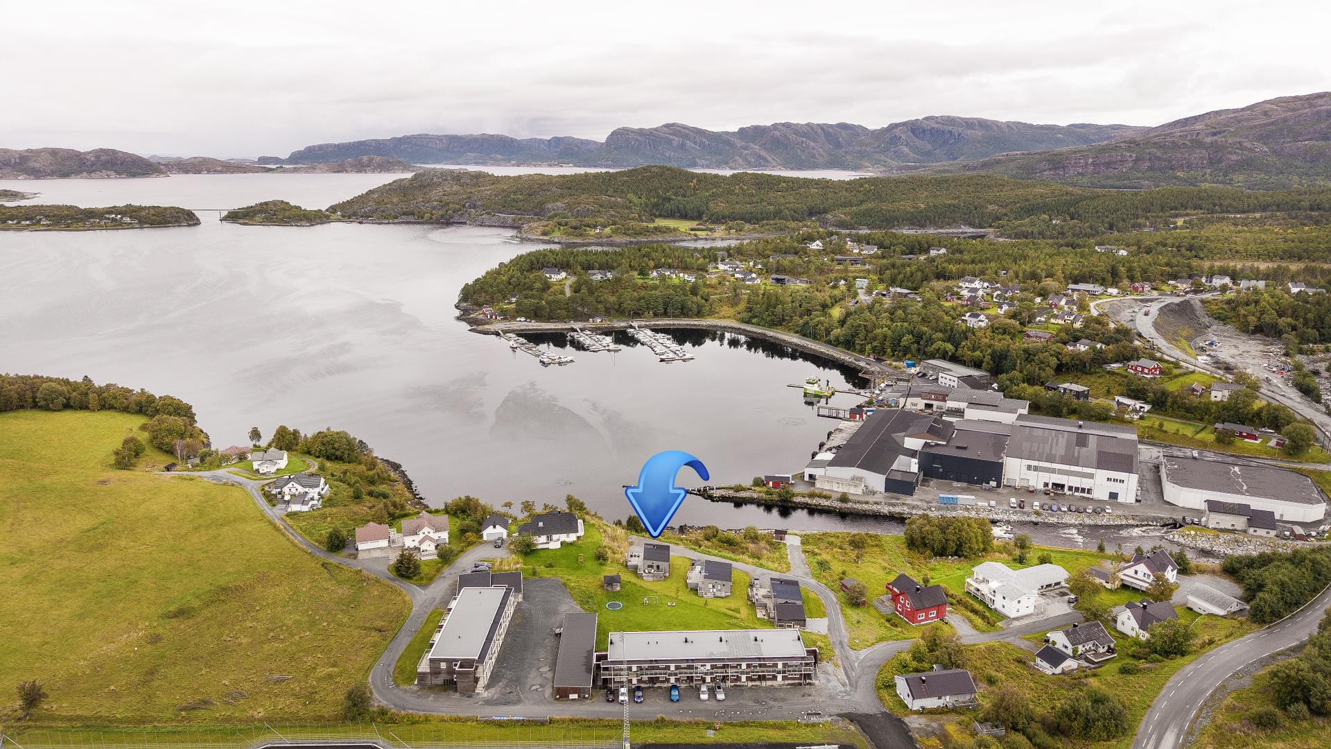 Bo fredelig og tilbaketrukket i hyggelige omgivelser på Lauvsnes i Flatanger kommune . Bilde nummer 2 av 3