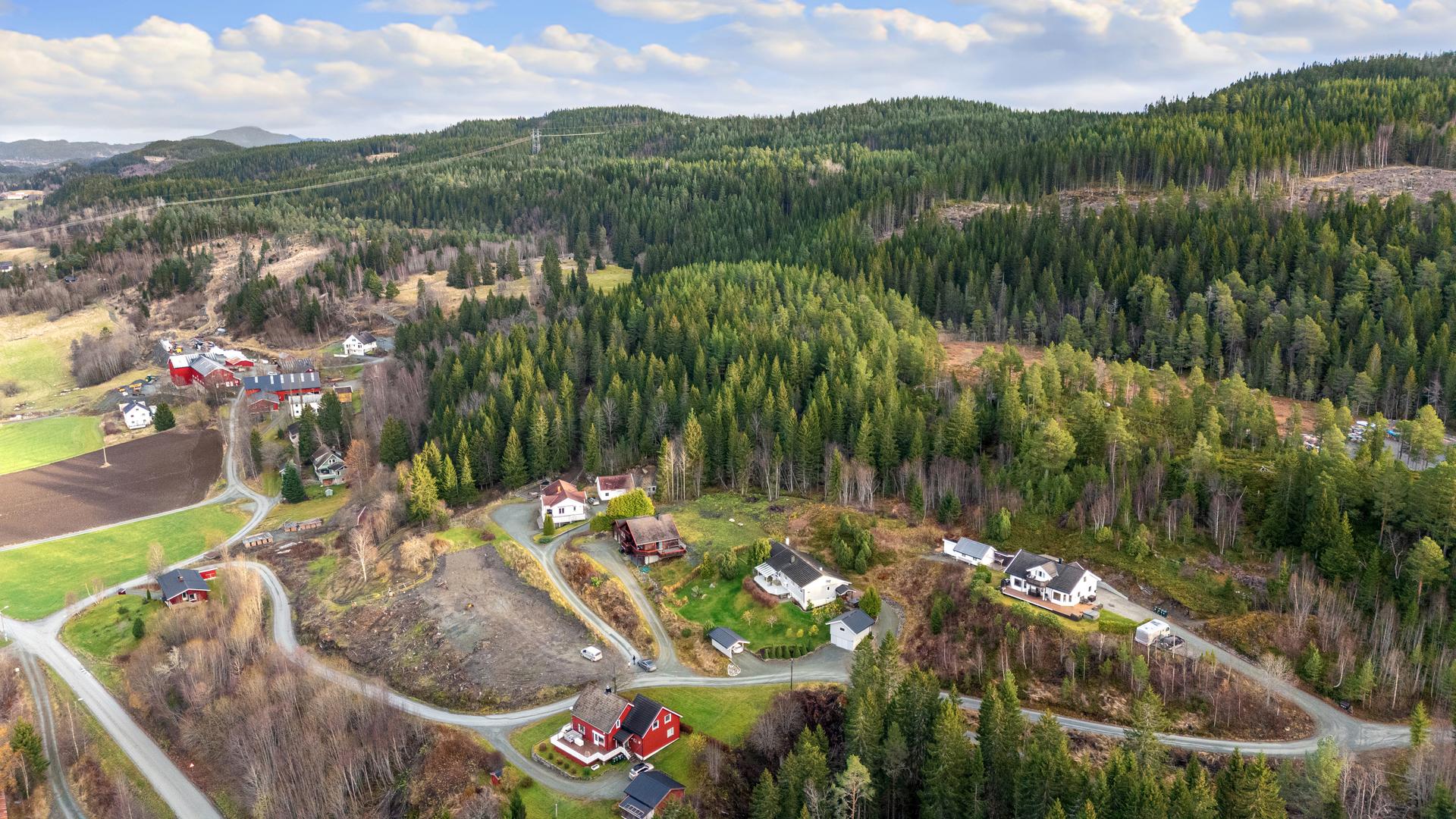 EiendomsMegler 1 ved Anders Keiseraas har gleden av å presentere Solemstrøa 14.. Bilde nummer 1 av 3