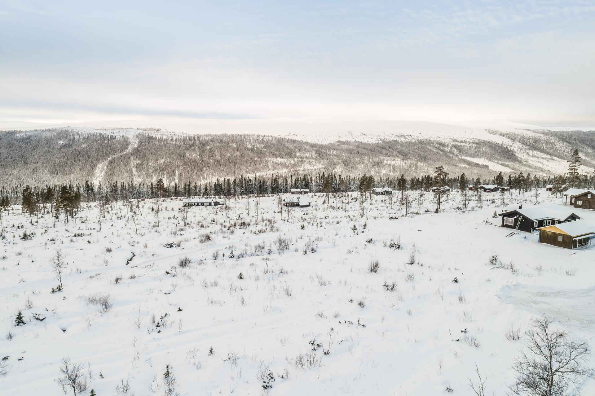 Flott utsikt til Tverrfjellet i vest. Bilde nummer 2 av 3