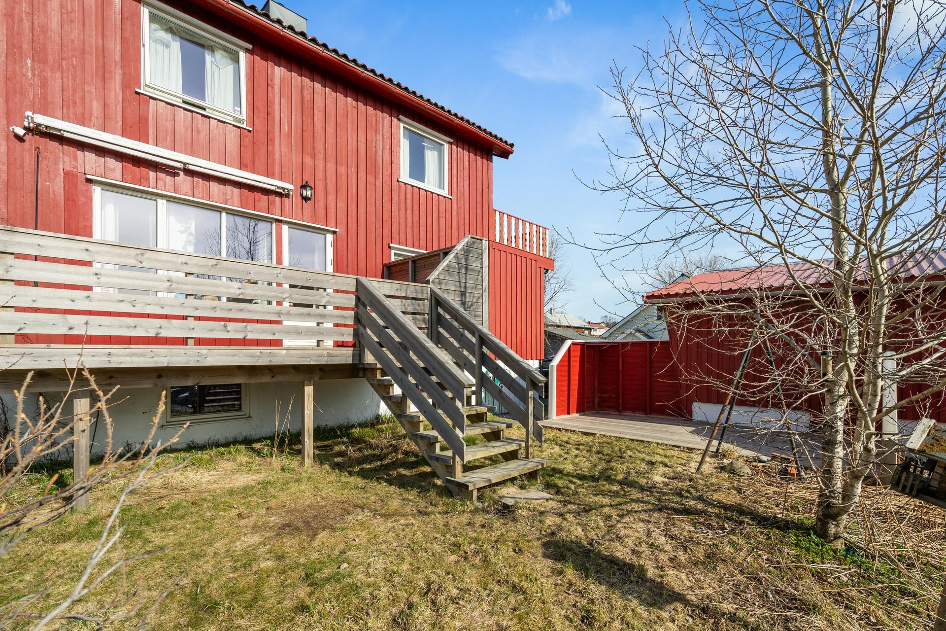 Velkommen til Granliveien 12B - Presentert av EiendomsMegler1 Leknes. Foto: EFKT . Bilde nummer 1 av 3