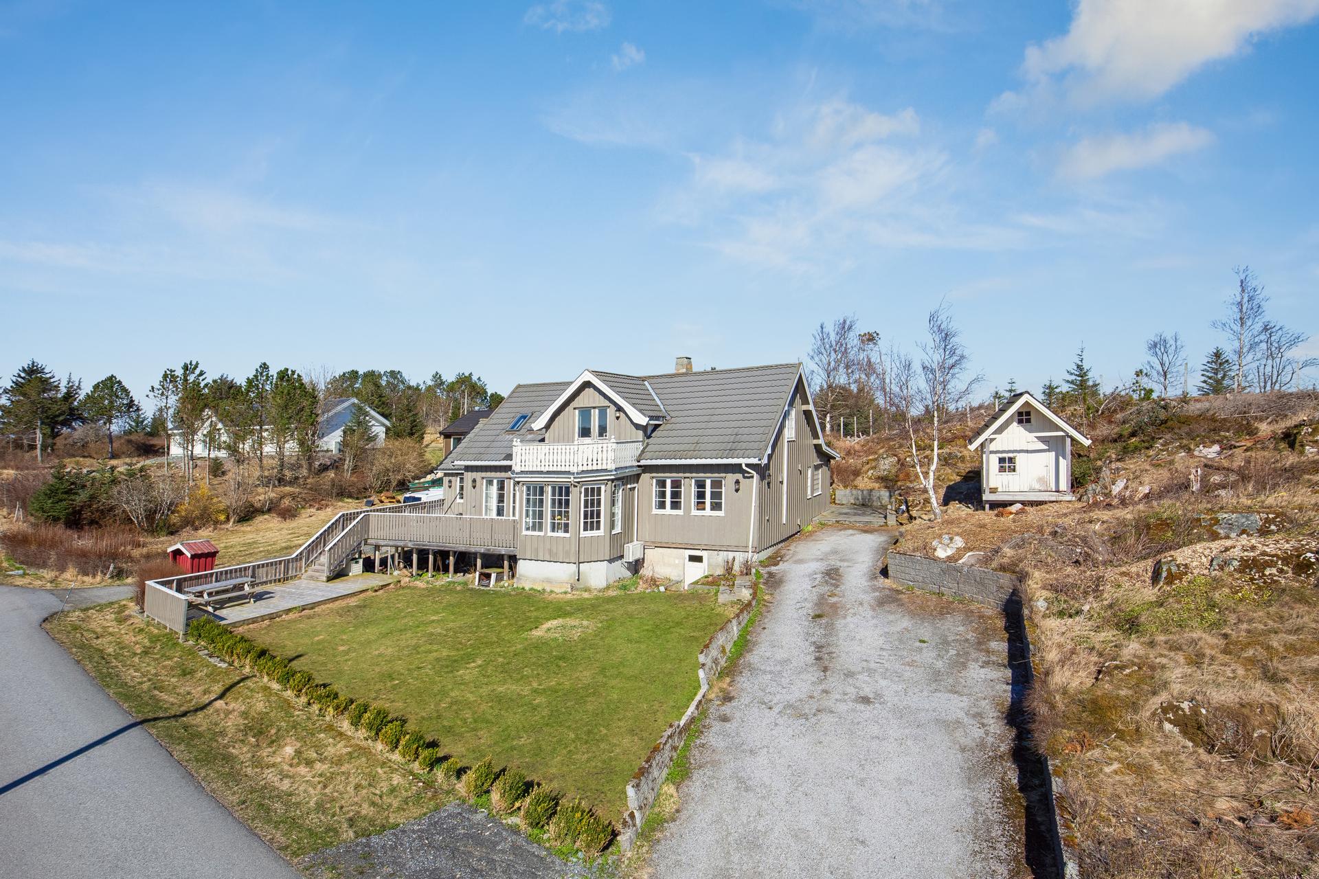 Flott landbrukseiendom med naturskjønn beliggenhet på Smøla!. Bilde nummer 2 av 3