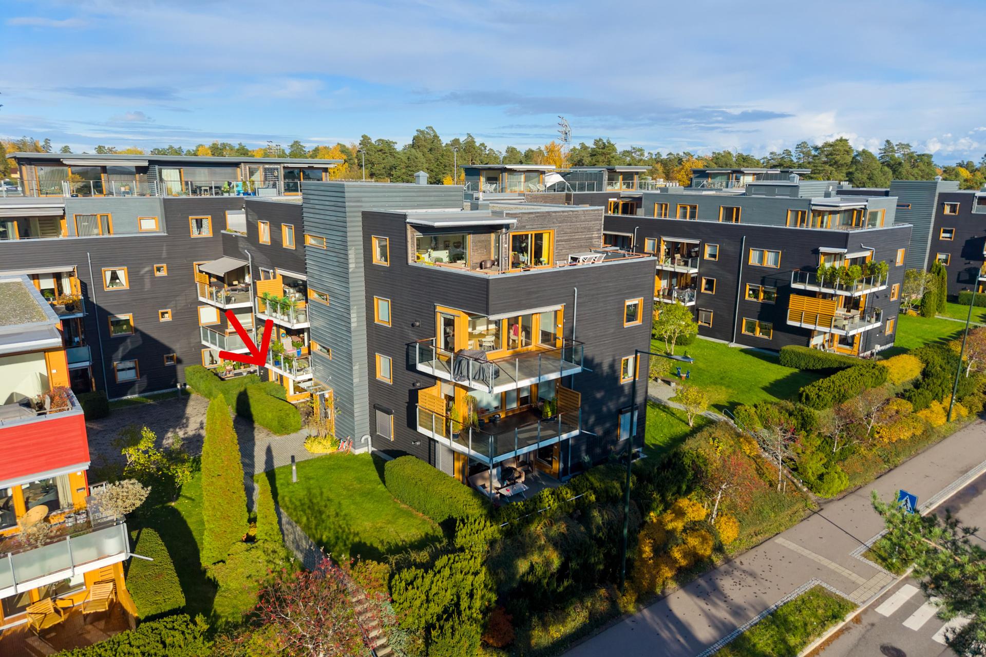 Eiendomsmegler 1 v/Jesper Snekkestad har gleden av å presentere denne flotte leiligheten ved Solvang terrasse, sentralt nær Tønsberg sentrum. Foto: Eiendomsfoto Bjørn Kjærra.. Bilde nummer 1 av 3