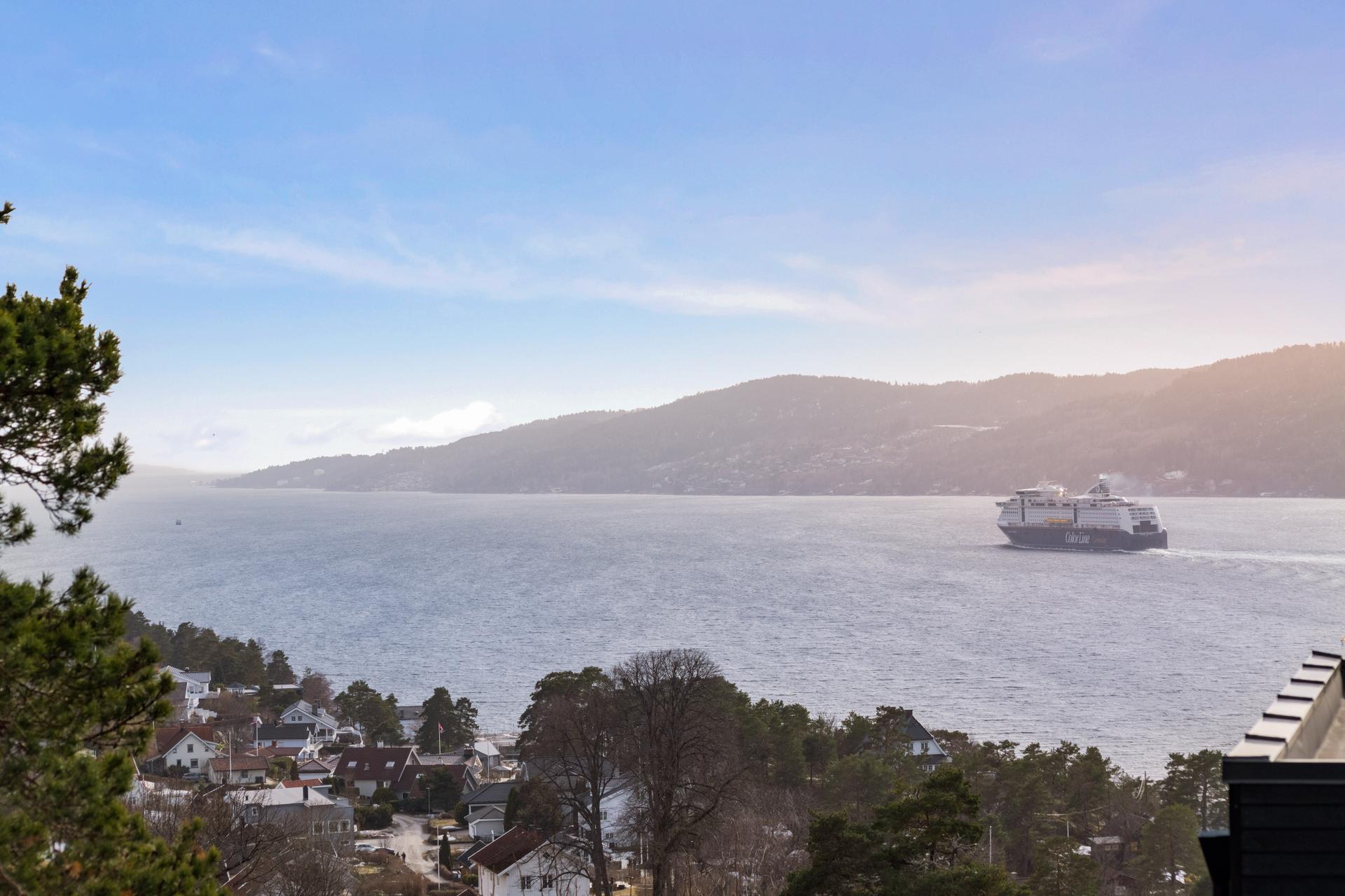 Flott fjordutsikt . Bilde nummer 1 av 3