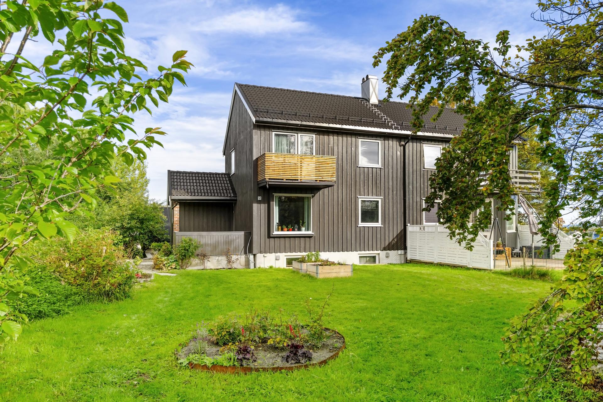 EiendomsMegler 1 ved Kristoffer Singsaas Strøm har gleden av å presentere Skjermvegen 51 B.. Bilde nummer 1 av 3