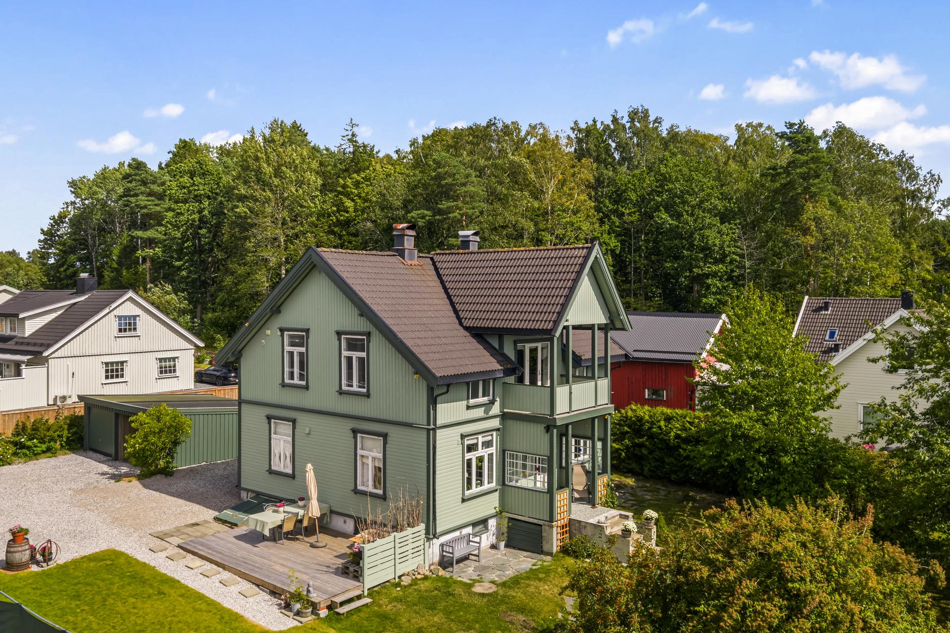 Velkommen til Larkollveien 26! Foto: Fotoetcetera AS. Bilde nummer 1 av 3