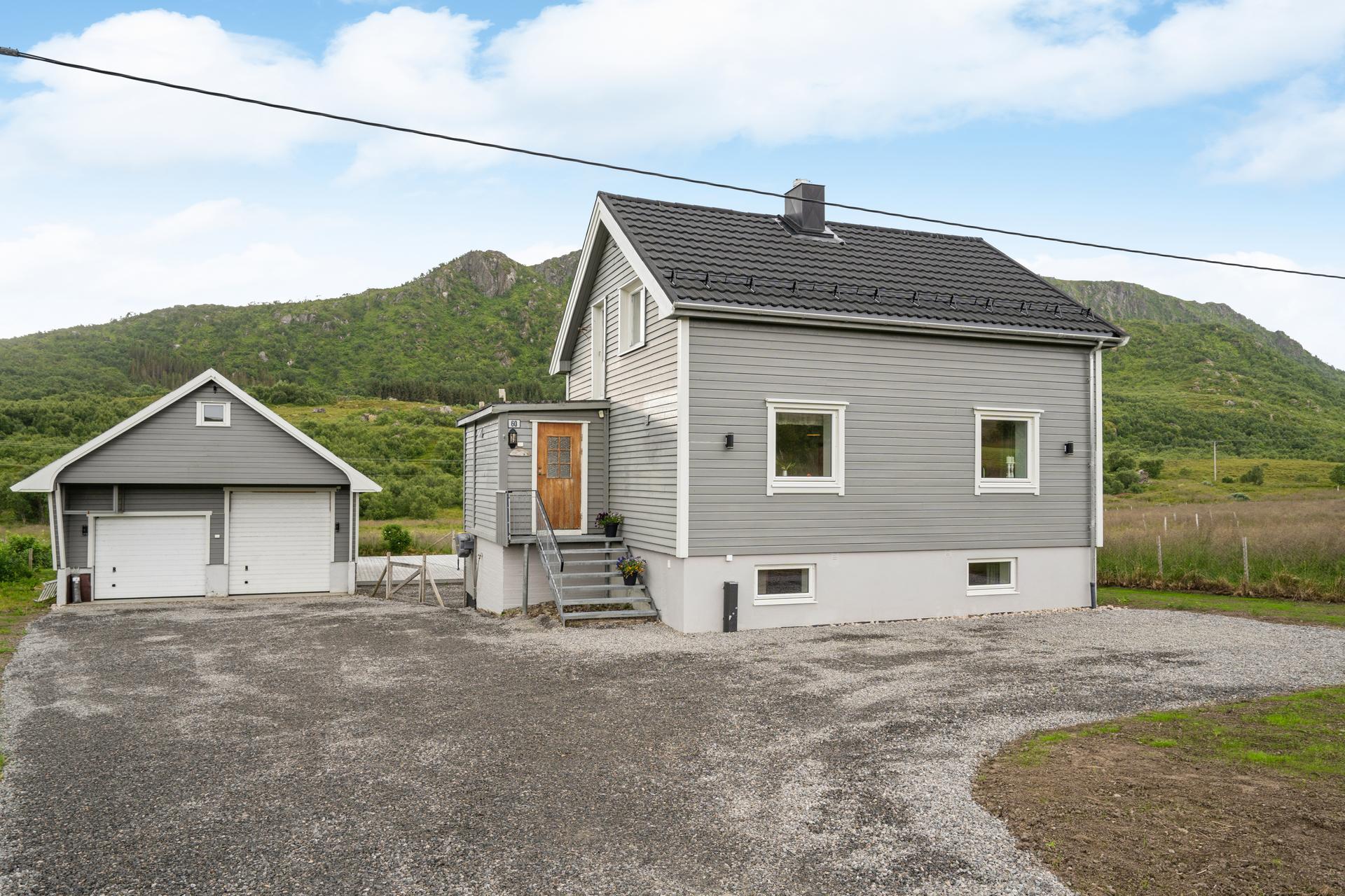 Velkommen til Sundsveien 60 - Presentert av Eiendomsmegler 1 Lofoten. Foto: EFKT. . Bilde nummer 2 av 3