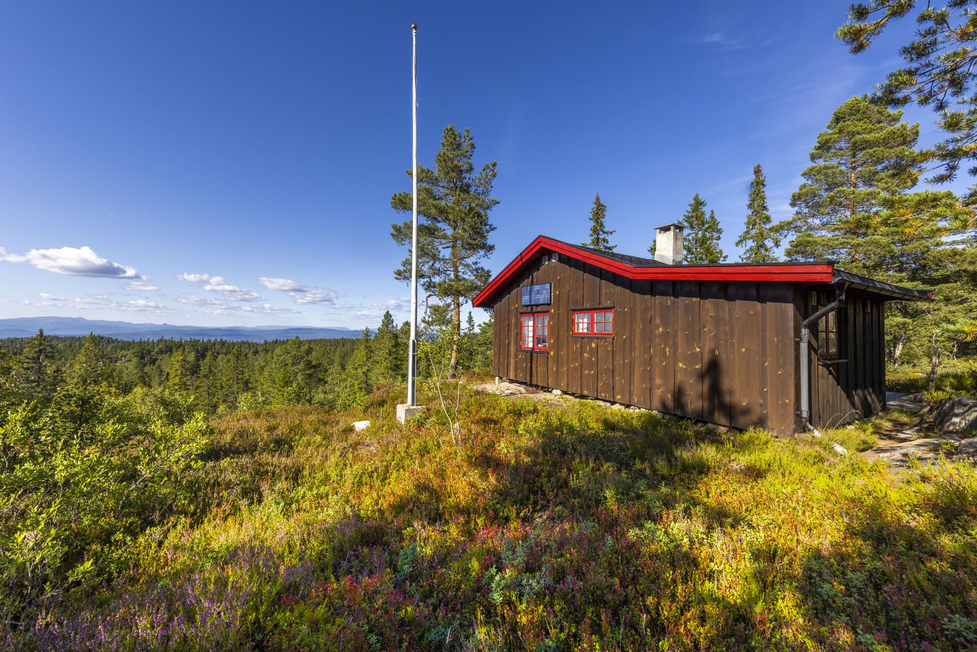 Velkommen til Djupengropveien 511. Foto: Viken Fototjenester v/ Eirik Andersen. Bilde nummer 1 av 3