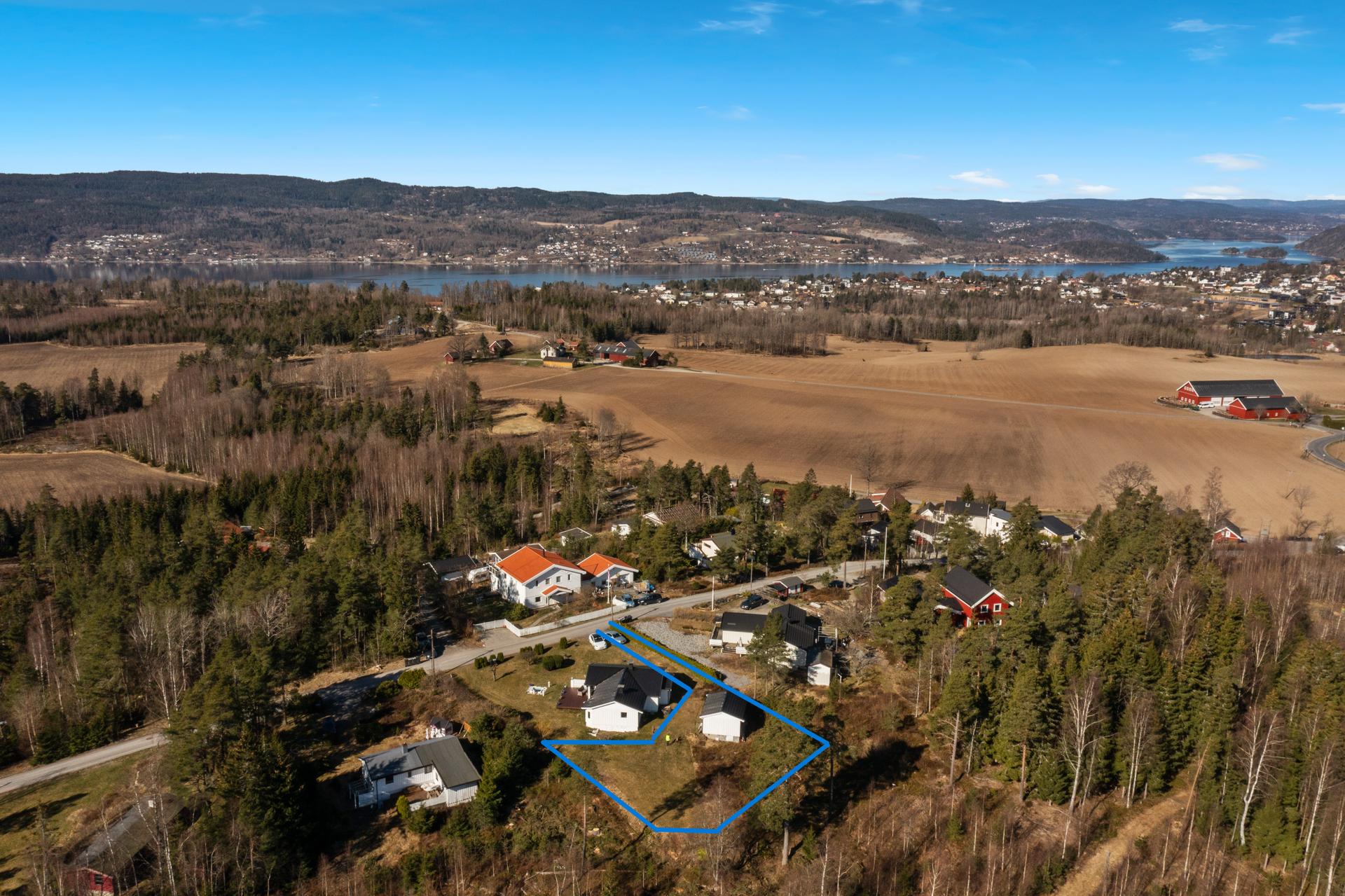 Haveråsveien 14 B - På toppen av toppen! Flott beliggenhet med 360 graders utsikt og optimale solforhold. . Bilde nummer 1 av 3