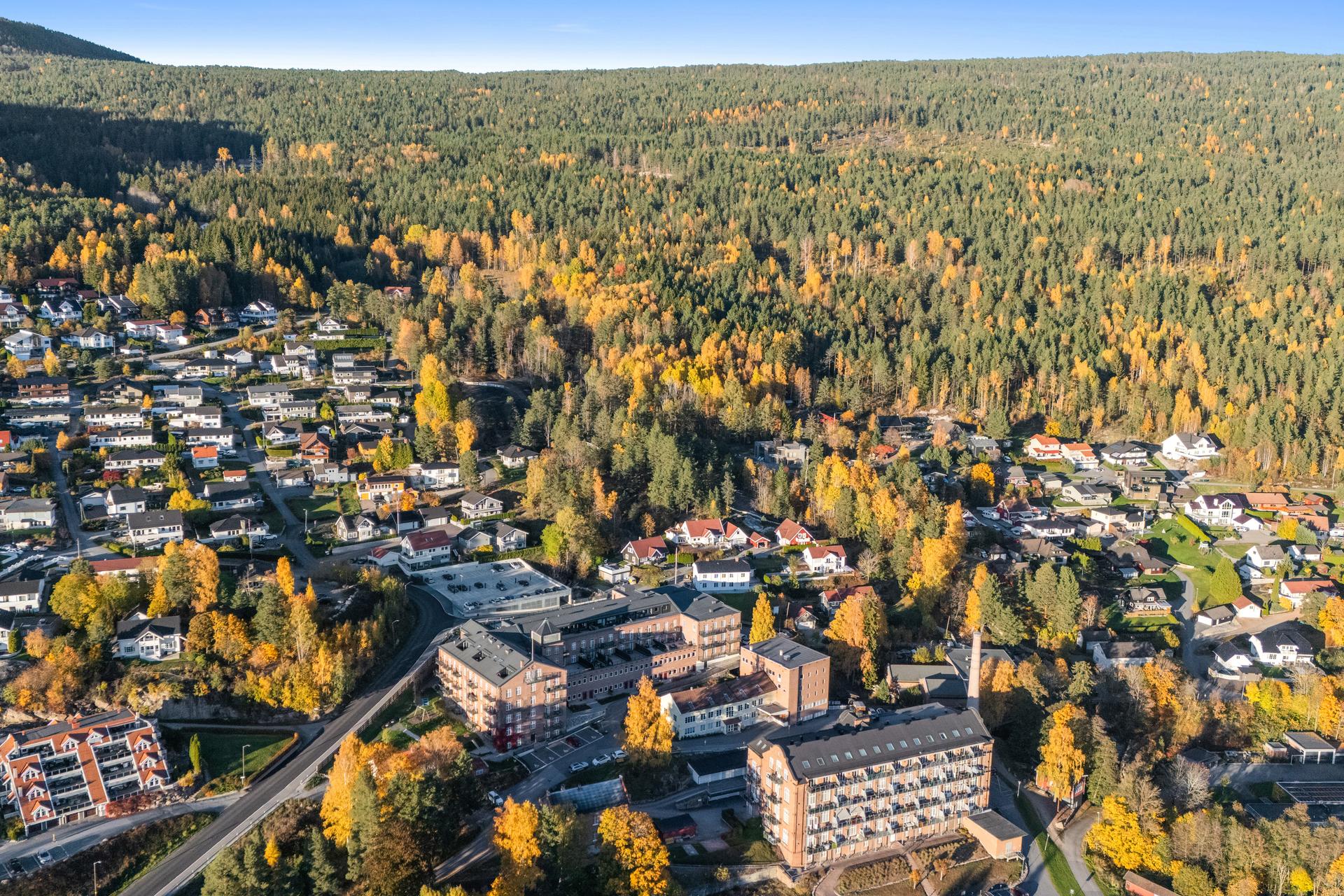 Solbergveien 22 ligger flott til sentralt i Solbergelva, i et ettertraktet og trivelig nabolag.. Bilde nummer 2 av 3