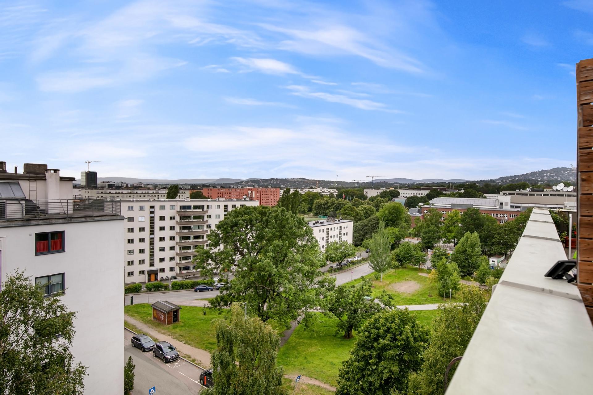 Velkommen til Wilhelm Færdens Vei 7A! En toppleilighet med takterrasse på Marienlyst. Foto: Emil Jackobczyk v/zOvenfra.. Bilde nummer 1 av 3