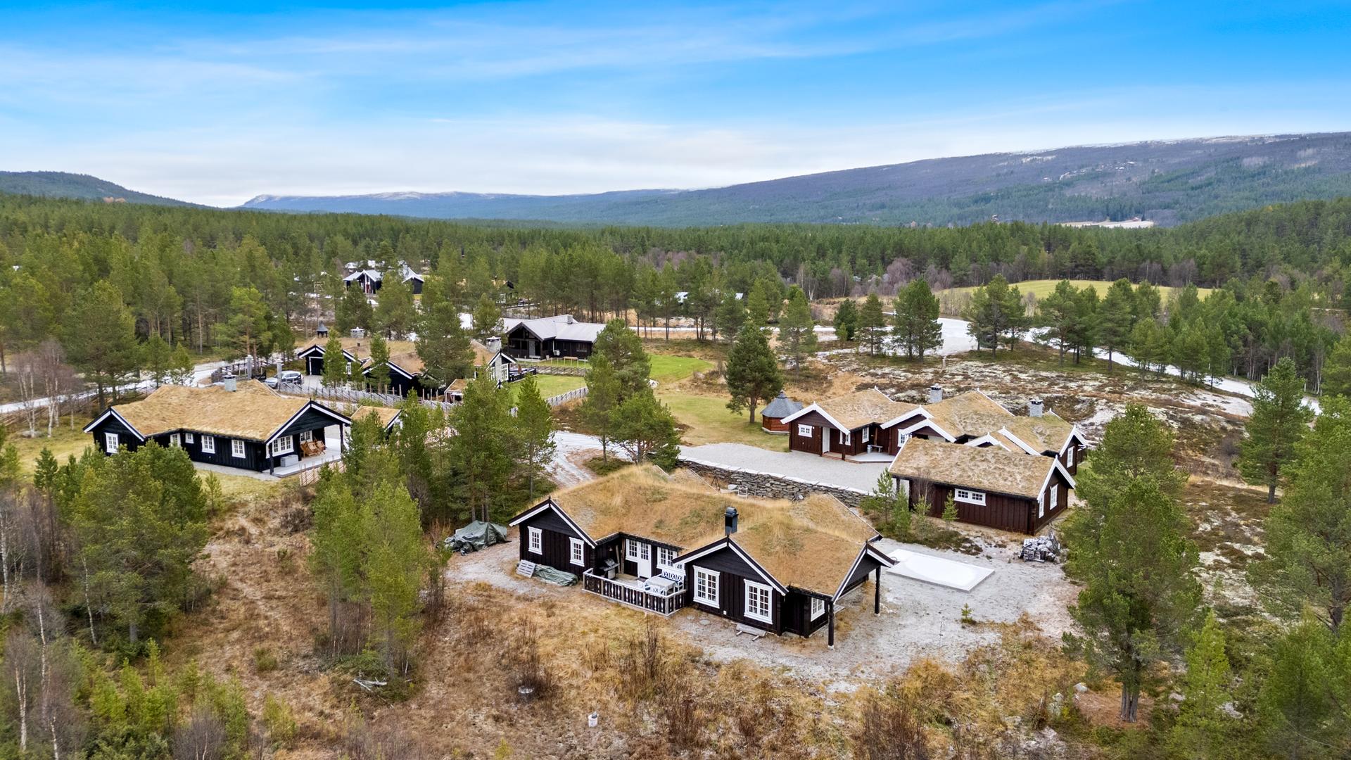 Eiendomsmegler1 v/Stian Konstad har gleden av å presentere Pinstivollen 8!
(Foto: Interiørfoto, Haukdal). Bilde nummer 1 av 3
