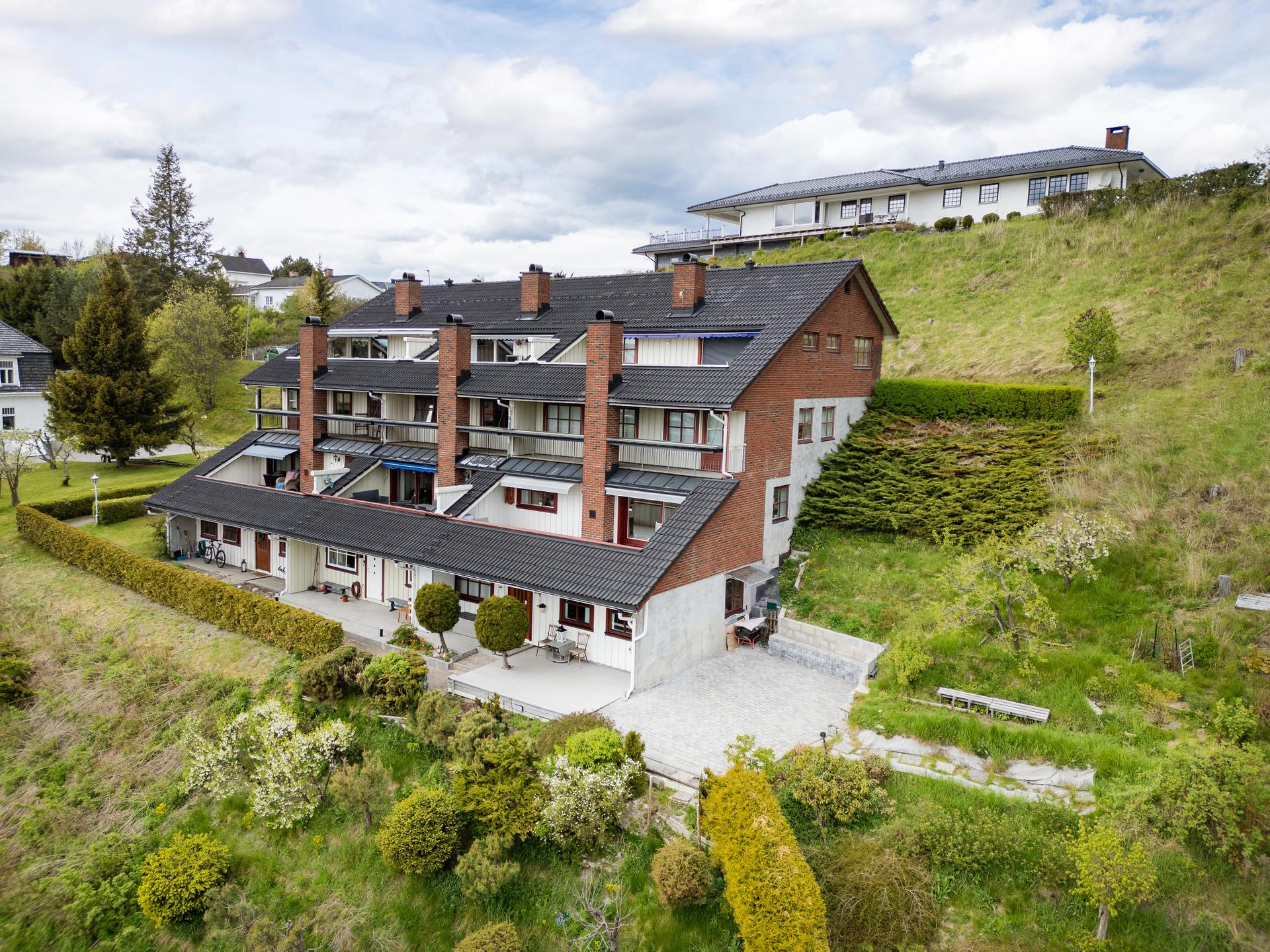 Velkommen til Helgeshaugen 23! Foto: Normann Foto AS. . Bilde nummer 1 av 3