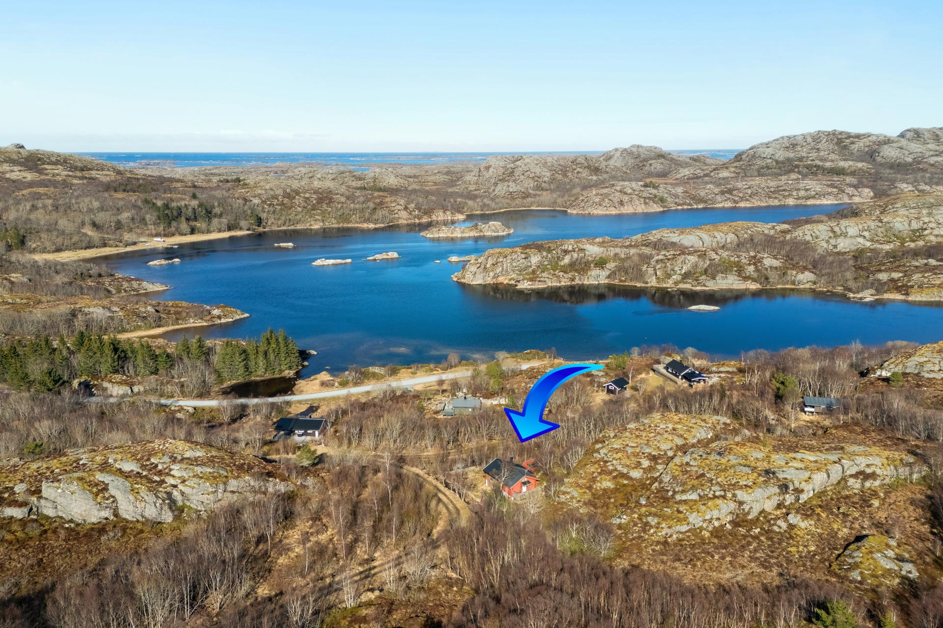 Velkommen til Hasfjordhopveien 30, presentert av EiendomsMegler 1 v/ Jonny Grønbeck. Foto: Jimmy SEO . Bilde nummer 2 av 3