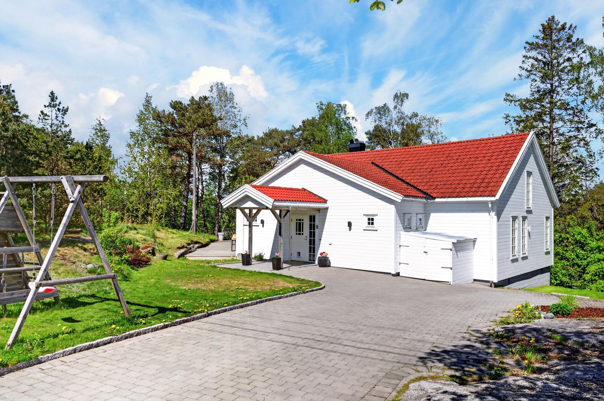 Enebolig med livsløpsstandard – alt på ett plan for enkel og praktisk hverdag. Foto: Finn Bjurvoll Hansen

. Bilde nummer 1 av 3