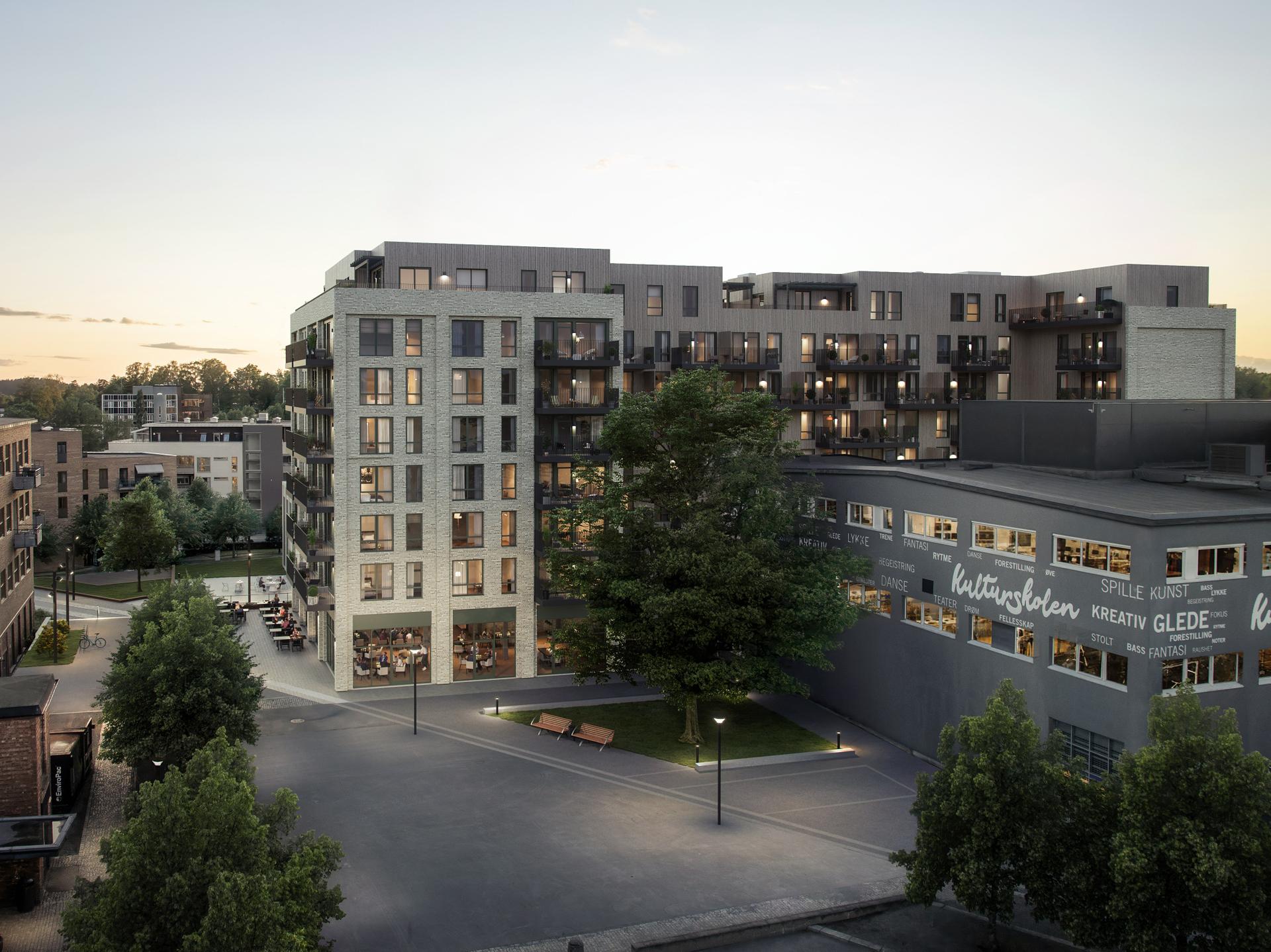 Kveldsstemning på Bytorget. Bilde nummer 2 av 3