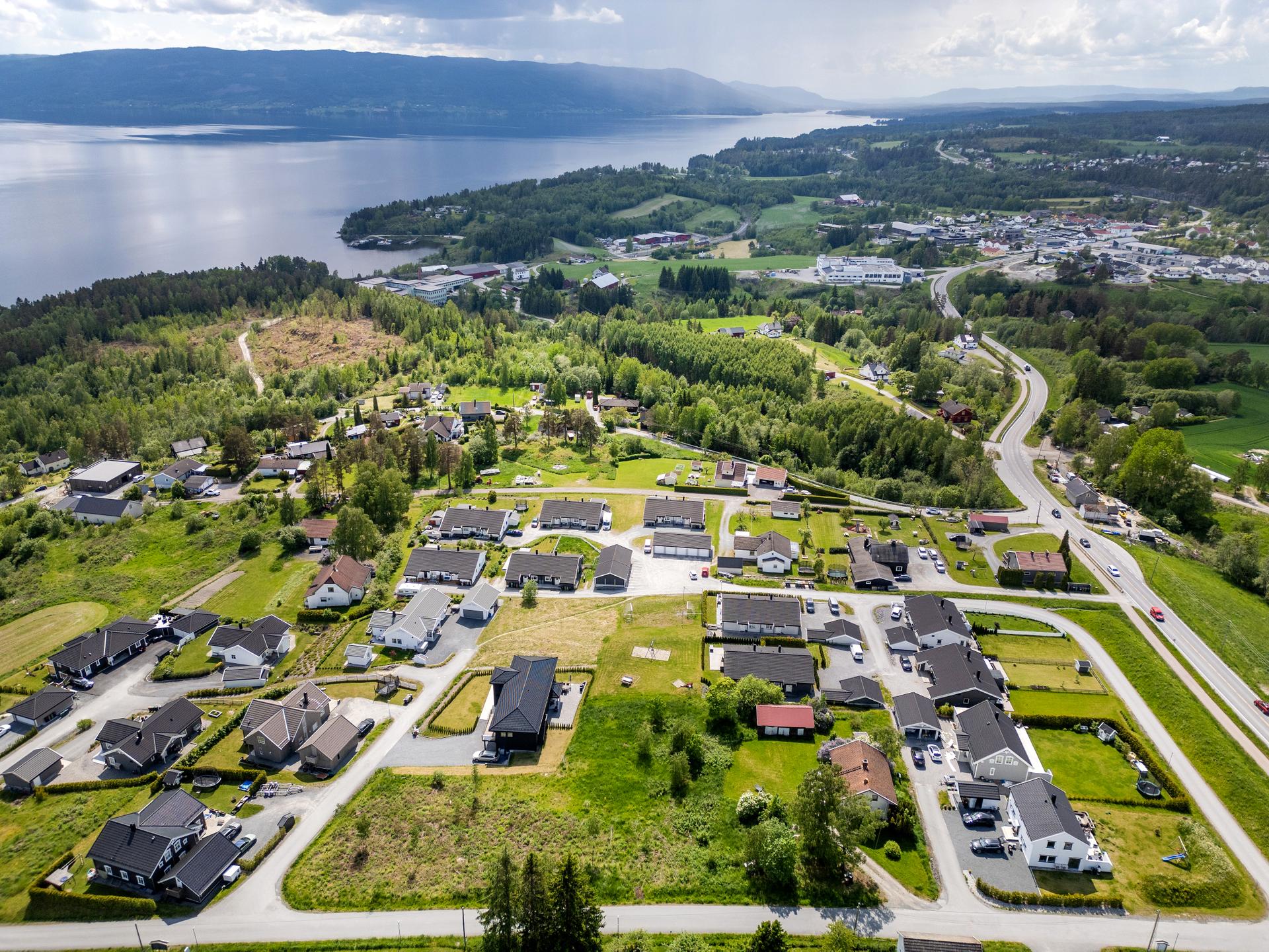 Velkommen til Øvre Fegrihellinga 13! Foto: Normann Foto AS v/Morten Normann Larsen.. Bilde nummer 1 av 3