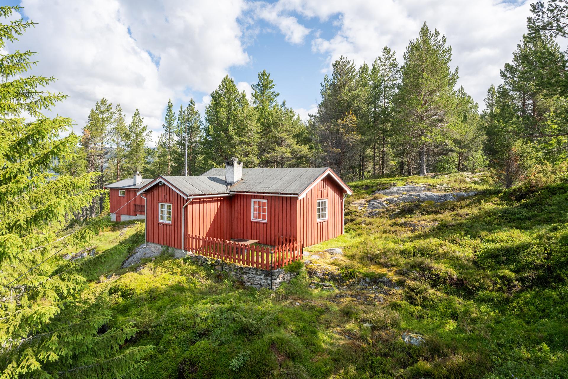 En hyggelig fritidseiendom beliggende i naturskjønne områder på Raphamn.. Bilde nummer 2 av 3