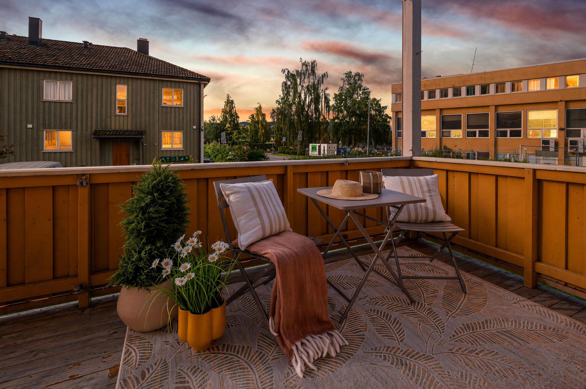 Vestvendt balkong på 7,6 m².. Bilde nummer 3 av 3