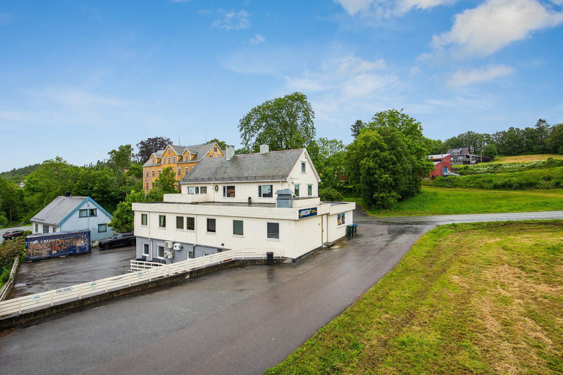 EiendomsMegler1 v/Anbjørn Ulseth presenterer Averøyveien 61 - Foto EFKT : Vilde Dahl. Bilde nummer 1 av 3
