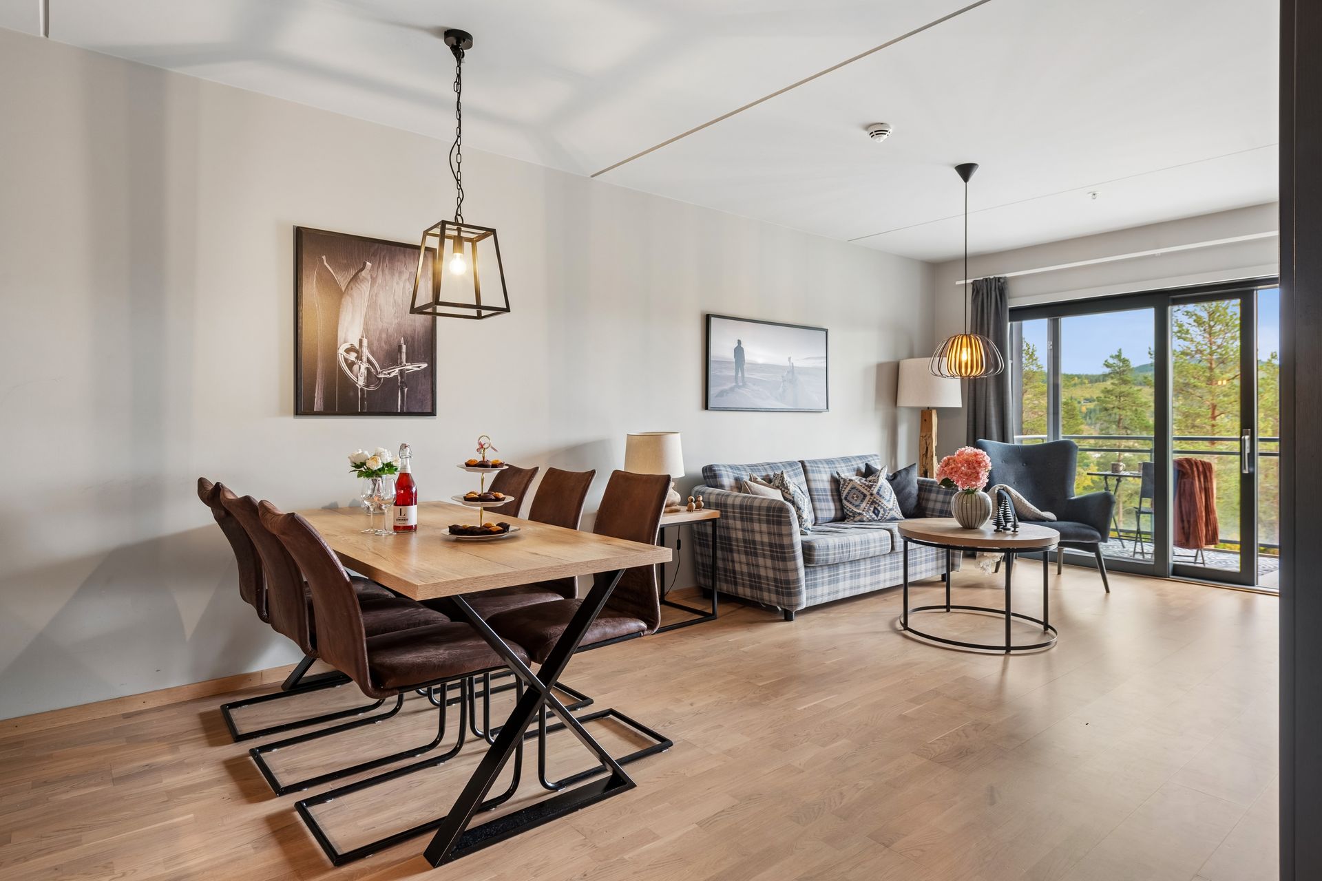 Velkommen til Hotellvegen 4! Foto: Johan Andersson - Efkt Norge AS. Bilde nummer 1 av 3