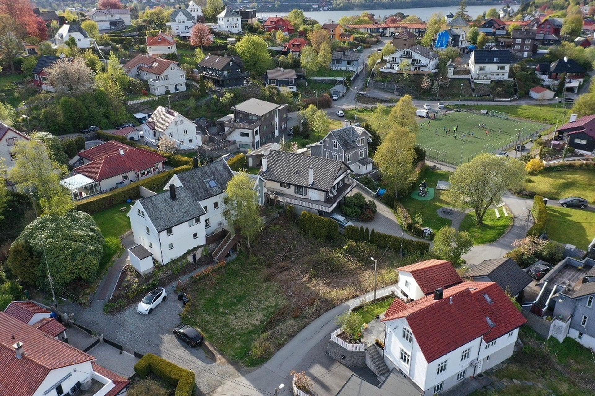 Bilde av tomten. Bilde nummer 1 av 3