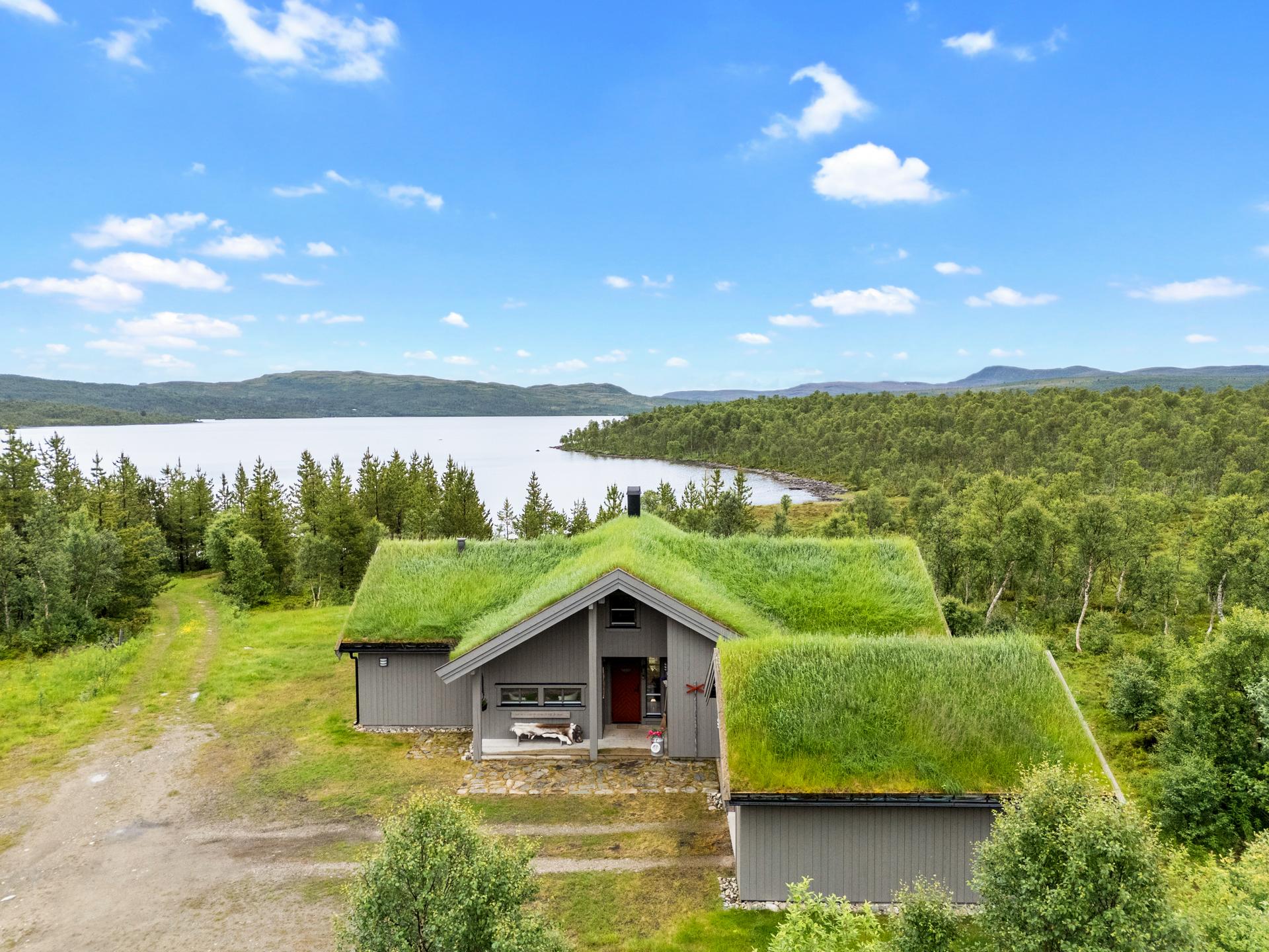 Fantastisk familiehytte med idyllisk beliggenhet i Hagavika rett ved Aursunden.. Bilde nummer 2 av 3