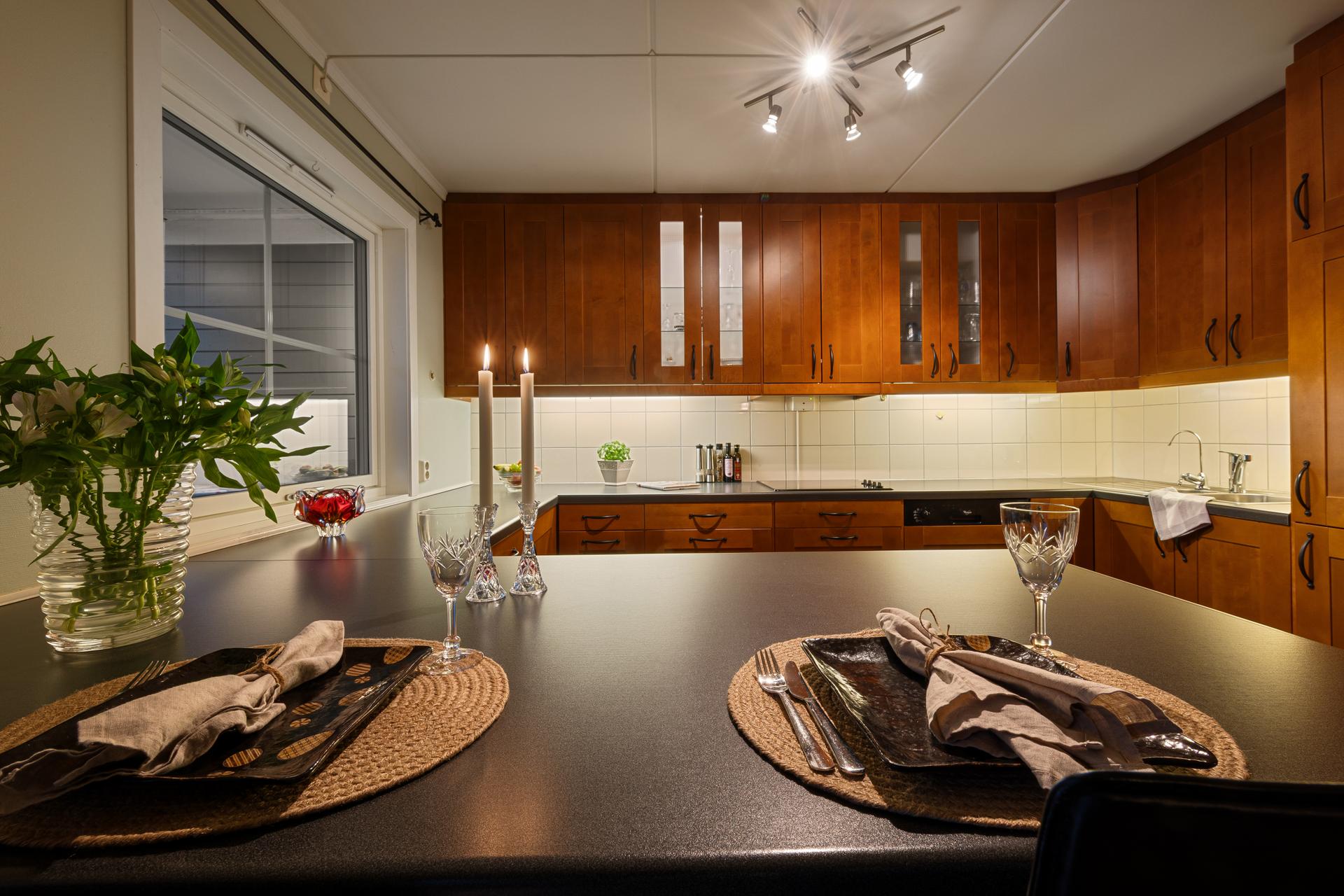 Velkommen til Gamle Riksvei 447! Foto: Viken Fototjenester . Bilde nummer 1 av 3