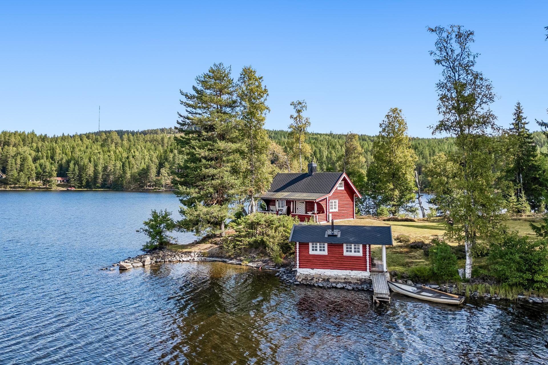 Velkommen til Bæreiavegen 561, usjenert på en øy, kun med båtadkomst! Foto: Bjørn Sørheim/EFKT Norge AS. Bilde nummer 1 av 3