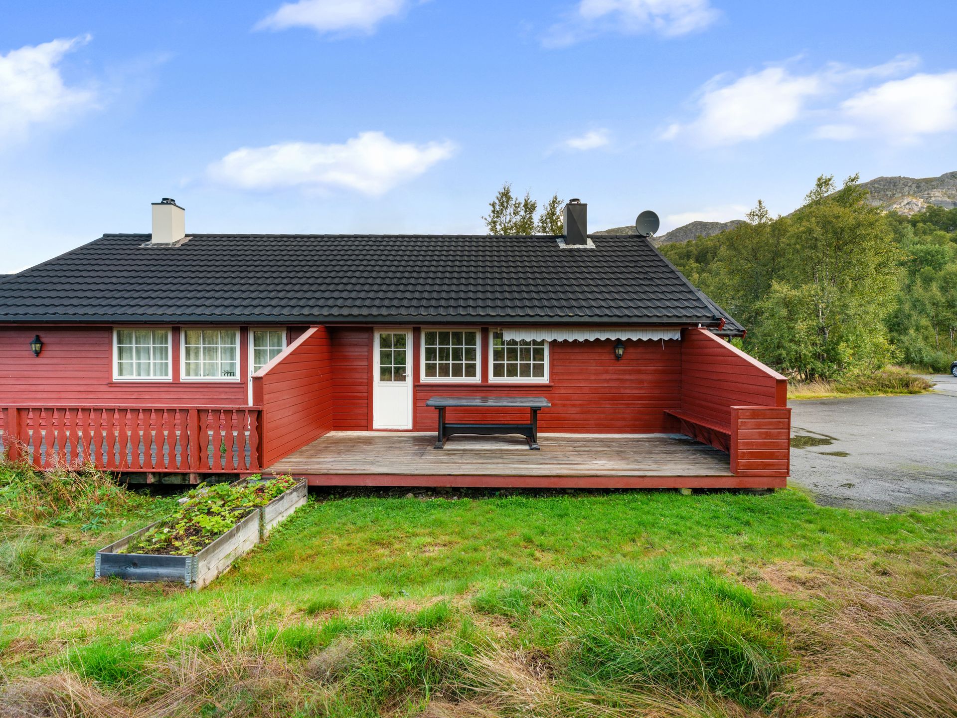 EiendomsMegler1 v/Torill Kalsaas presenterer Hotellveien 50. Foto: Joakim Bjerk. Bilde nummer 1 av 3