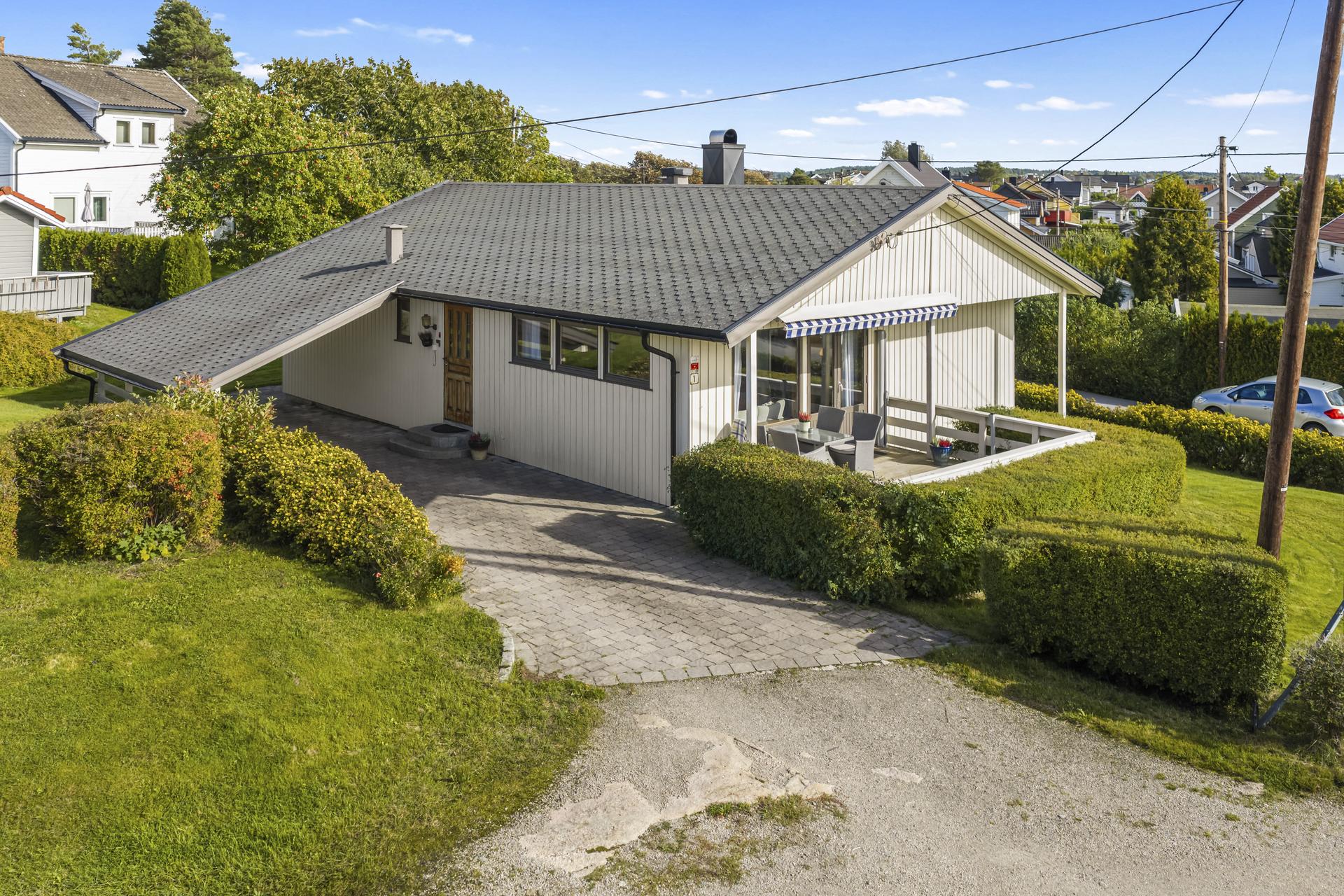 Velkommen til Falcheveien 1, presentert av EiendomsMegler1 V/Bjørnar Brynildsen. Foto: Fotoetcetera AS.. Bilde nummer 1 av 3