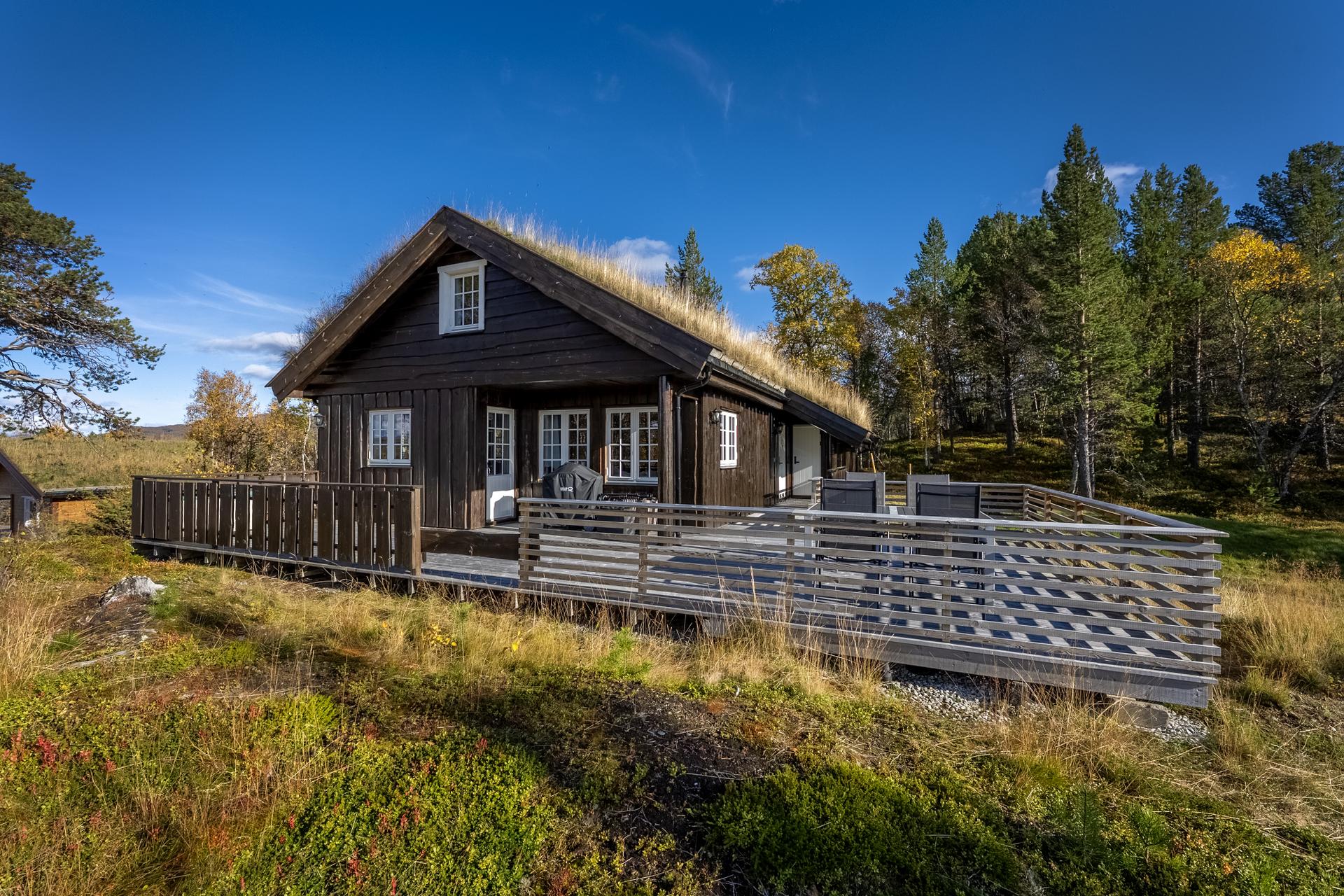 Per Hårstad v/ Eiendomsmegler 1 har gleden av å presentere Nedre Sørøyan 61! Foto: Ludvig Killingberg. . Bilde nummer 1 av 3